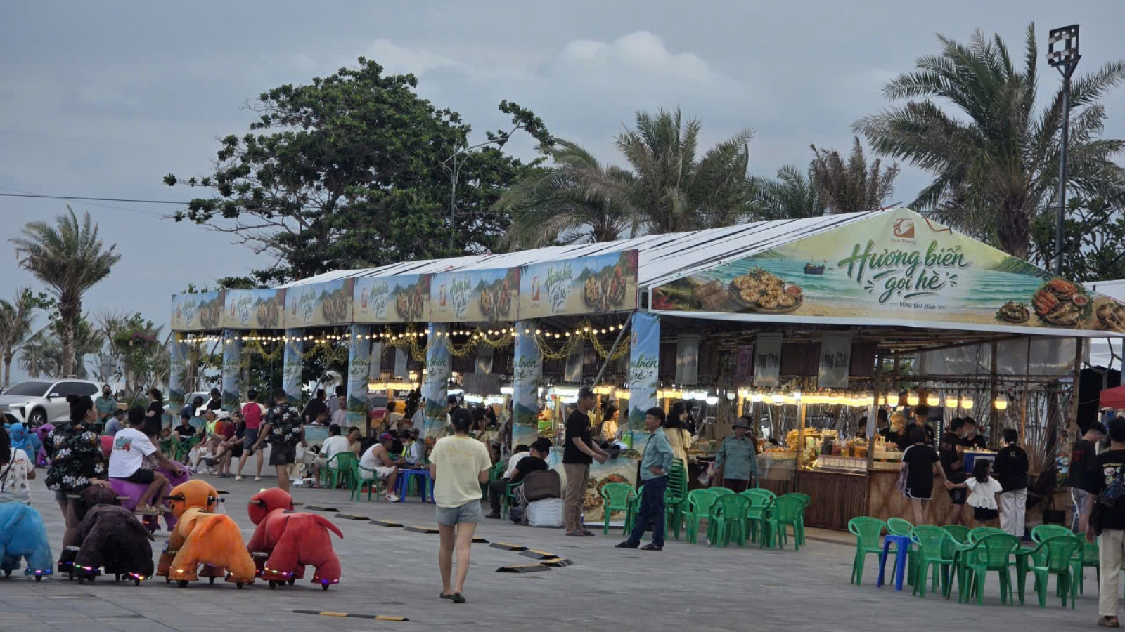 Một hội chợ “chui” ở phường Vũng Tàu, TP.HCM bị lập biên bản nhưng vẫn diễn ra