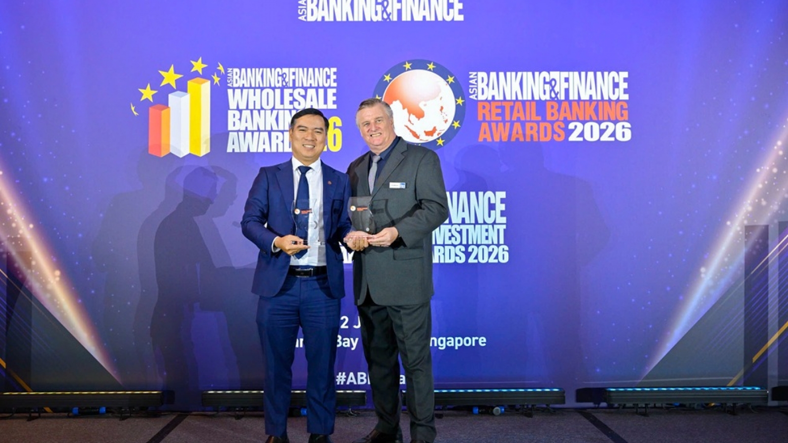 HDBank ghi dấu ấn quốc tế giải thưởng về bán lẻ, SME và tài trợ chuỗi cung ứng