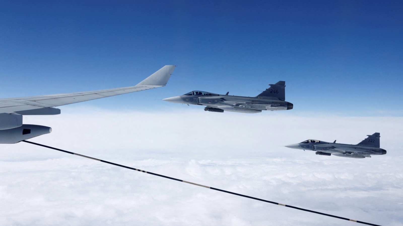 Thủ tướng Anh cam kết hỗ trợ tài chính để Ukraine sở hữu 16 tiêm kích Gripen