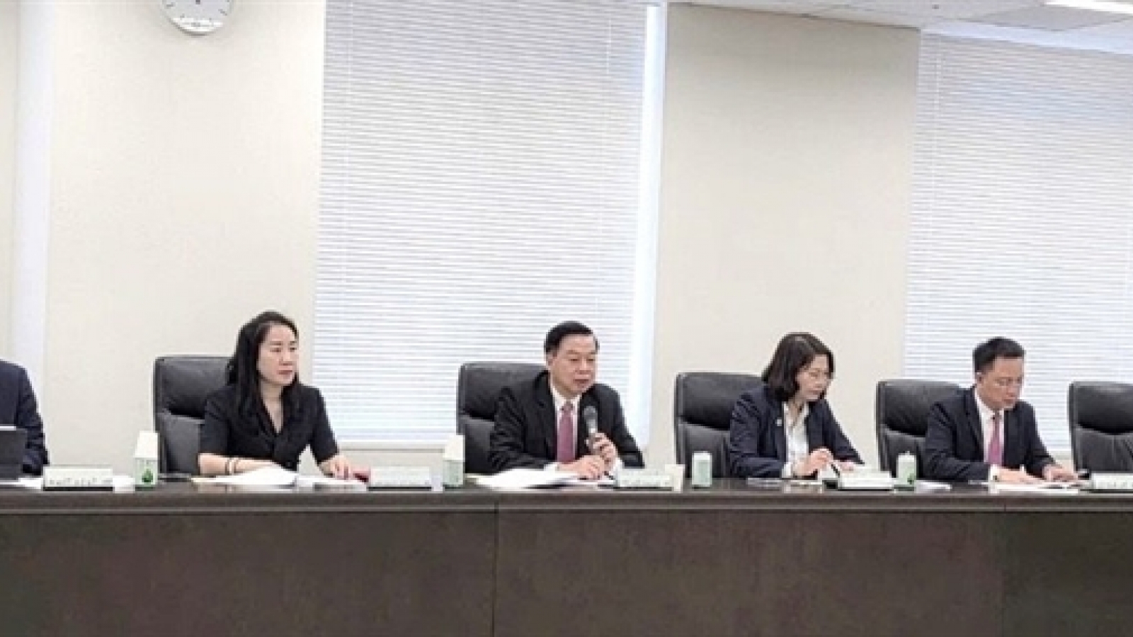 Vietnam seeks Japanese expertise to modernise stock market