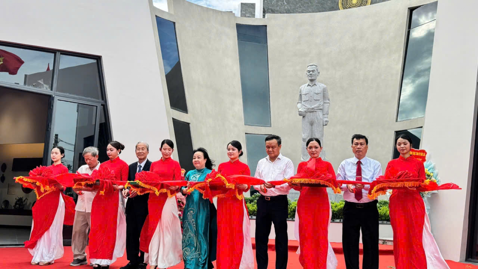 Khai trương Nhà lưu niệm nguyên Chủ tịch Quốc hội Nguyễn Hữu Thọ