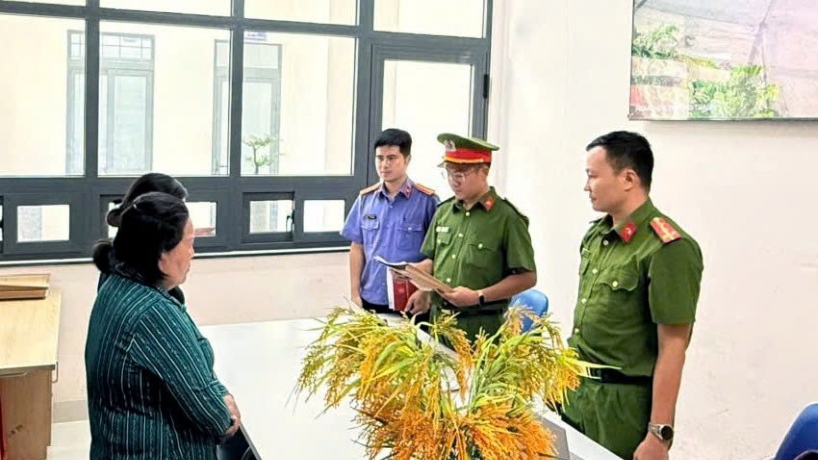 Khởi tố 2 tình nguyện viên tham ô tiền Quỹ nghĩa tình đồng đội