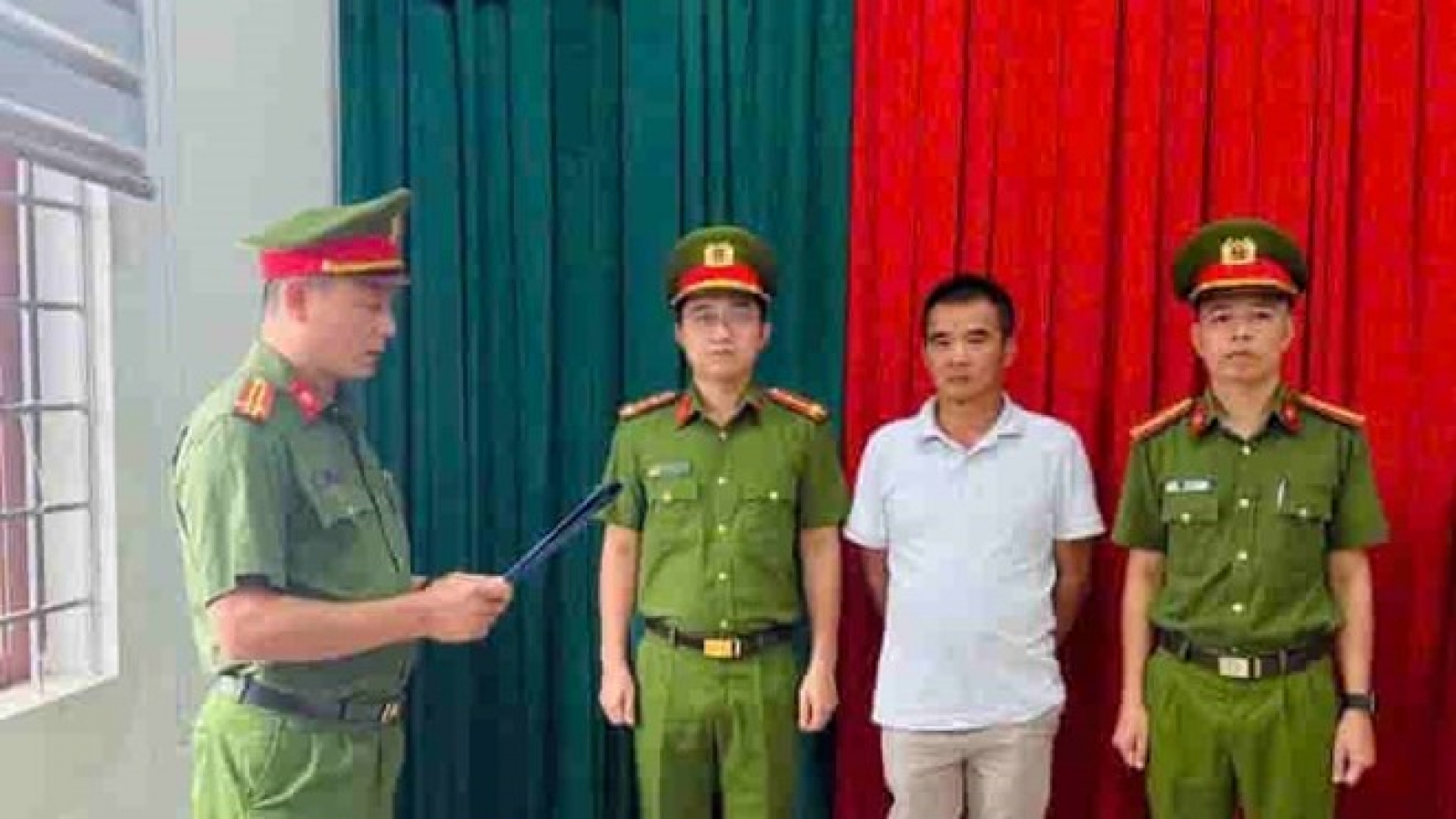 Khởi tố 2 đối tượng đổ trộm hơn 315 tấn chất thải đá, gây ô nhiễm môi trường