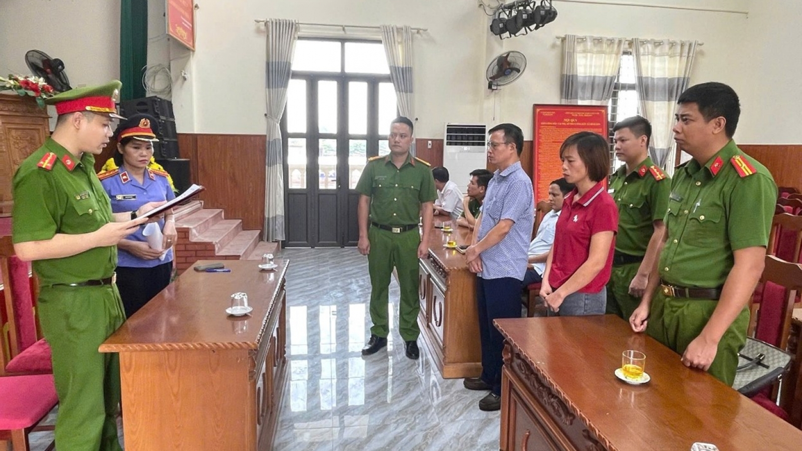 Để ngoài sổ sách hơn 1,4 tỷ đồng, 4 cựu cán bộ xã ở Ninh Bình bị khởi tố