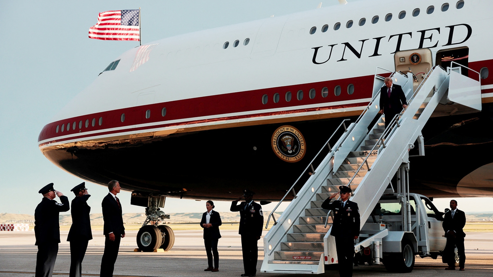 Ông Trump gặp khó với kế hoạch đưa Không lực Một vào thư viện tổng thống