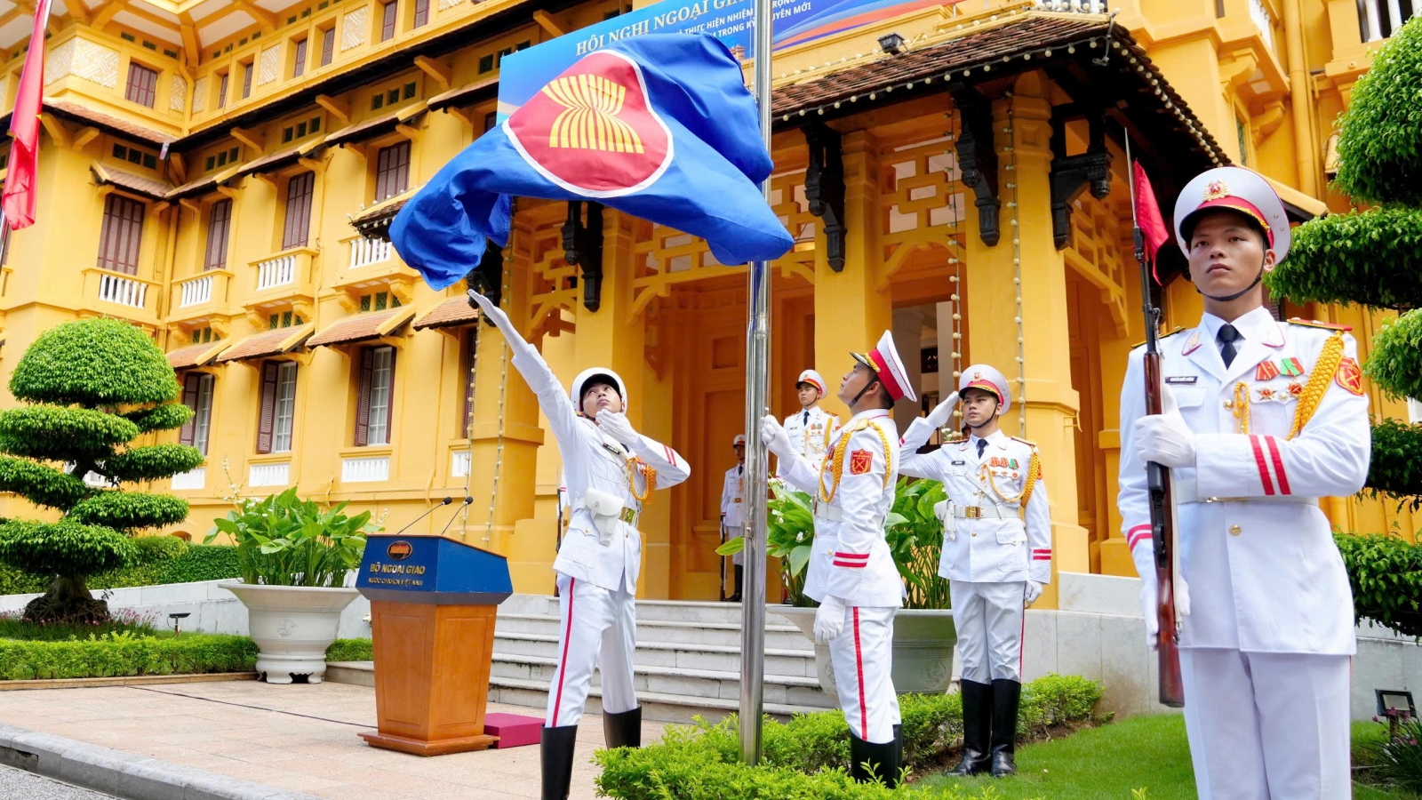 Toàn cảnh Lễ Thượng cờ kỷ niệm 59 năm Ngày thành lập ASEAN