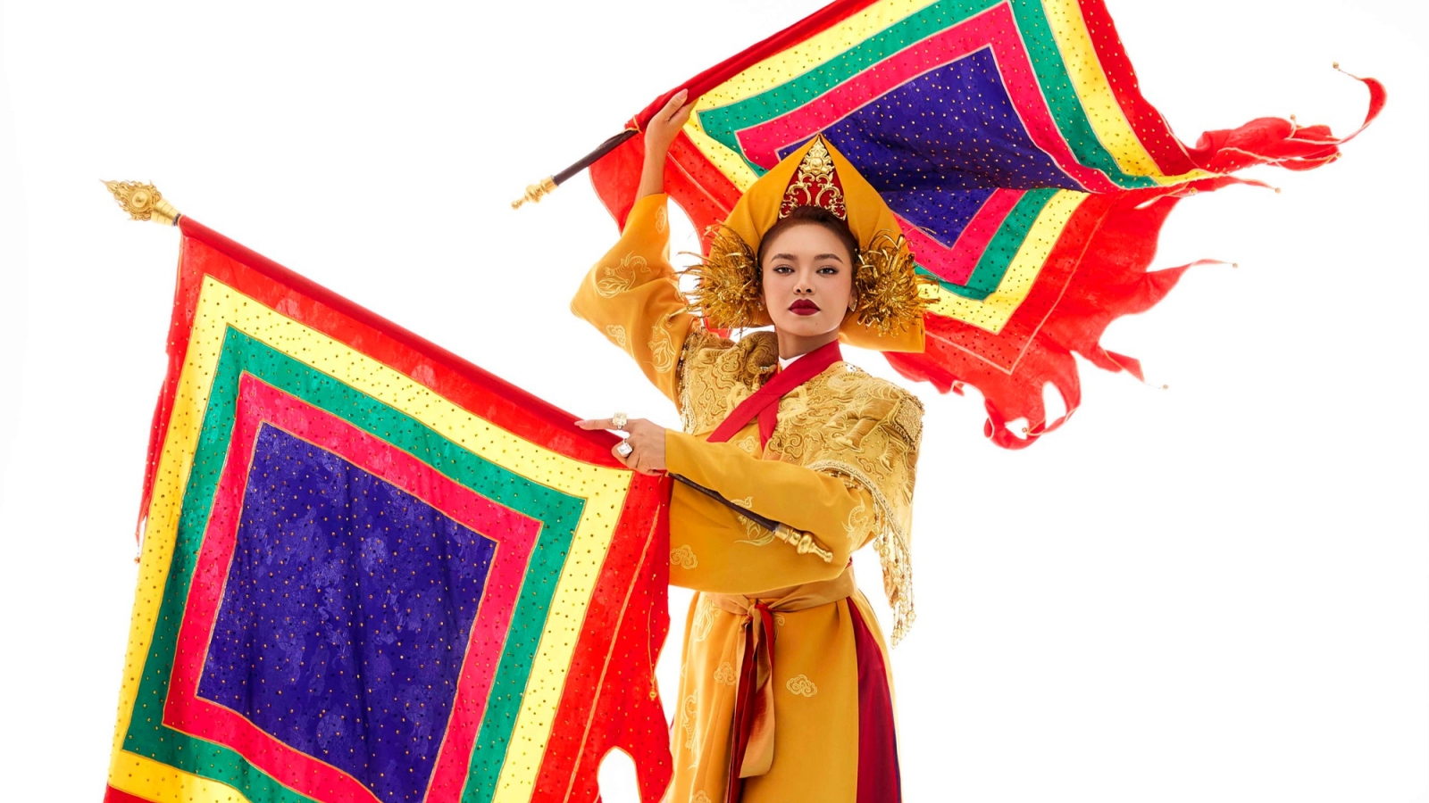 Mai Ngo unveils General Bat Nan-inspired national costume at Miss Supranational