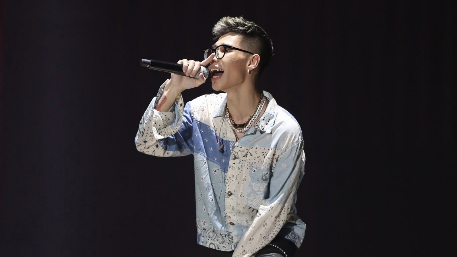 MCK xin lỗi, thông báo gỡ bỏ các nội dung không phù hợp trong album mới