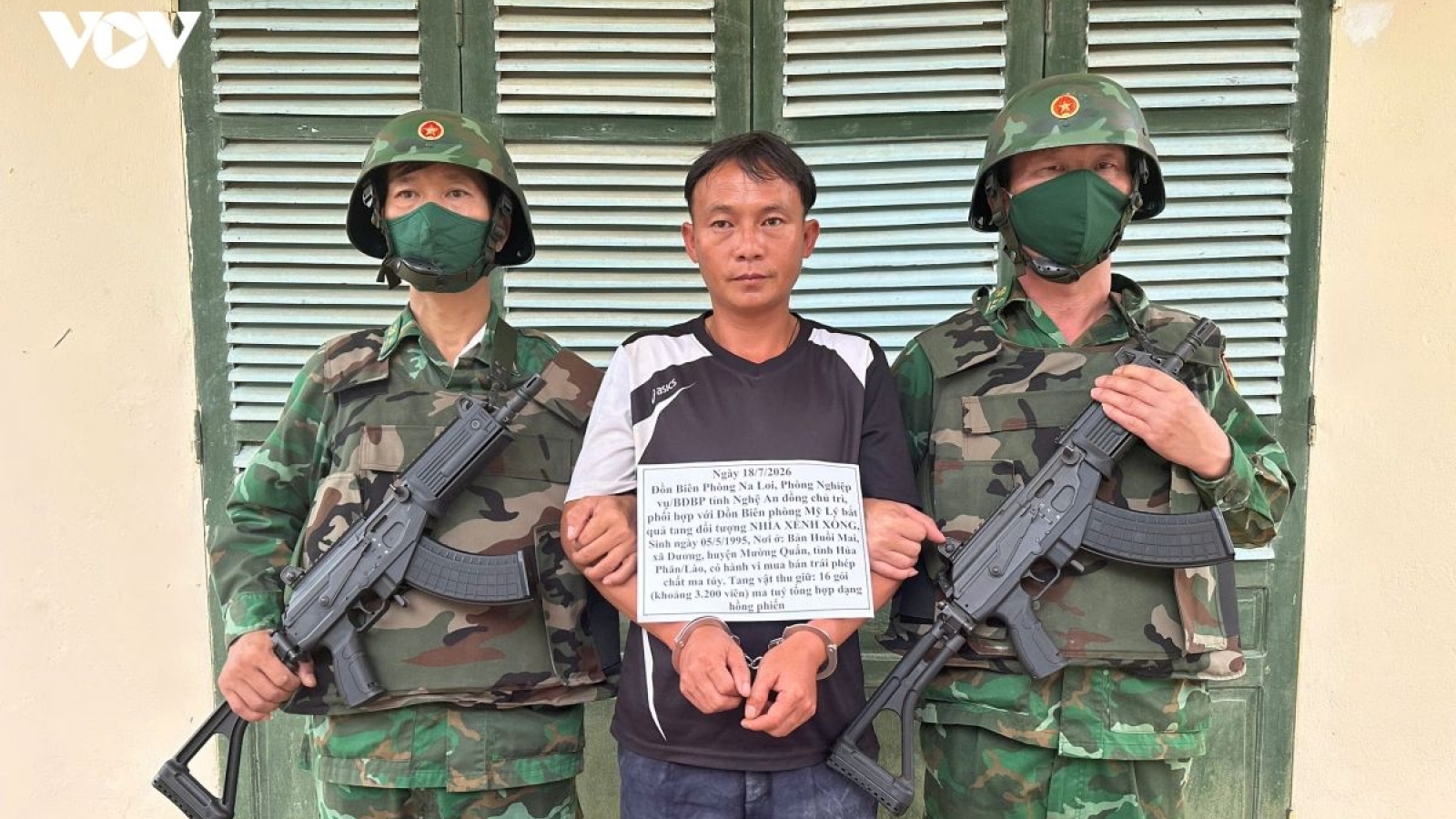 Lao national arrested for smuggling 3,200 meth pills into Vietnam