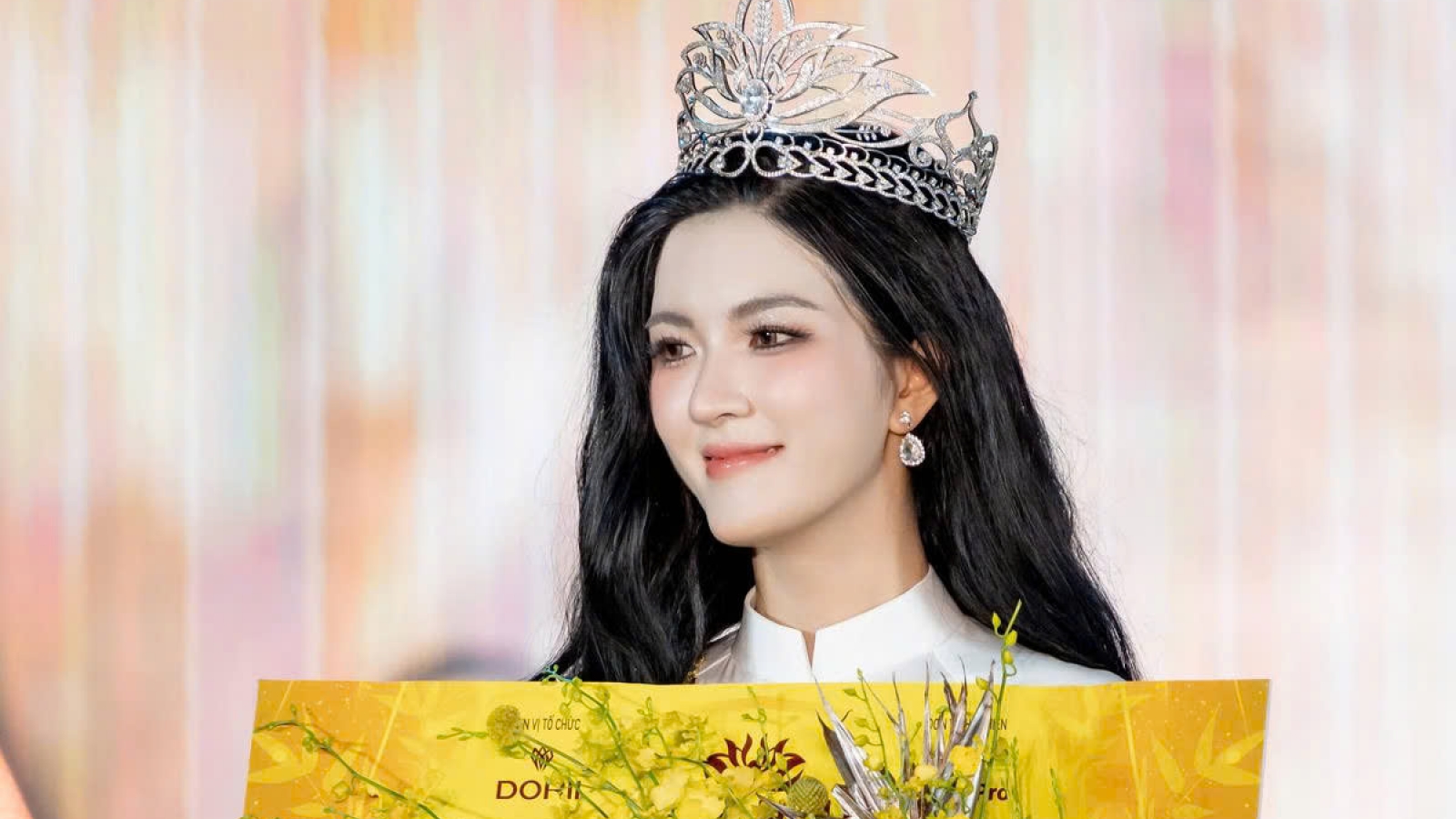 Vu Thi Thao crowned Miss Identity Tourism Vietnam 2026