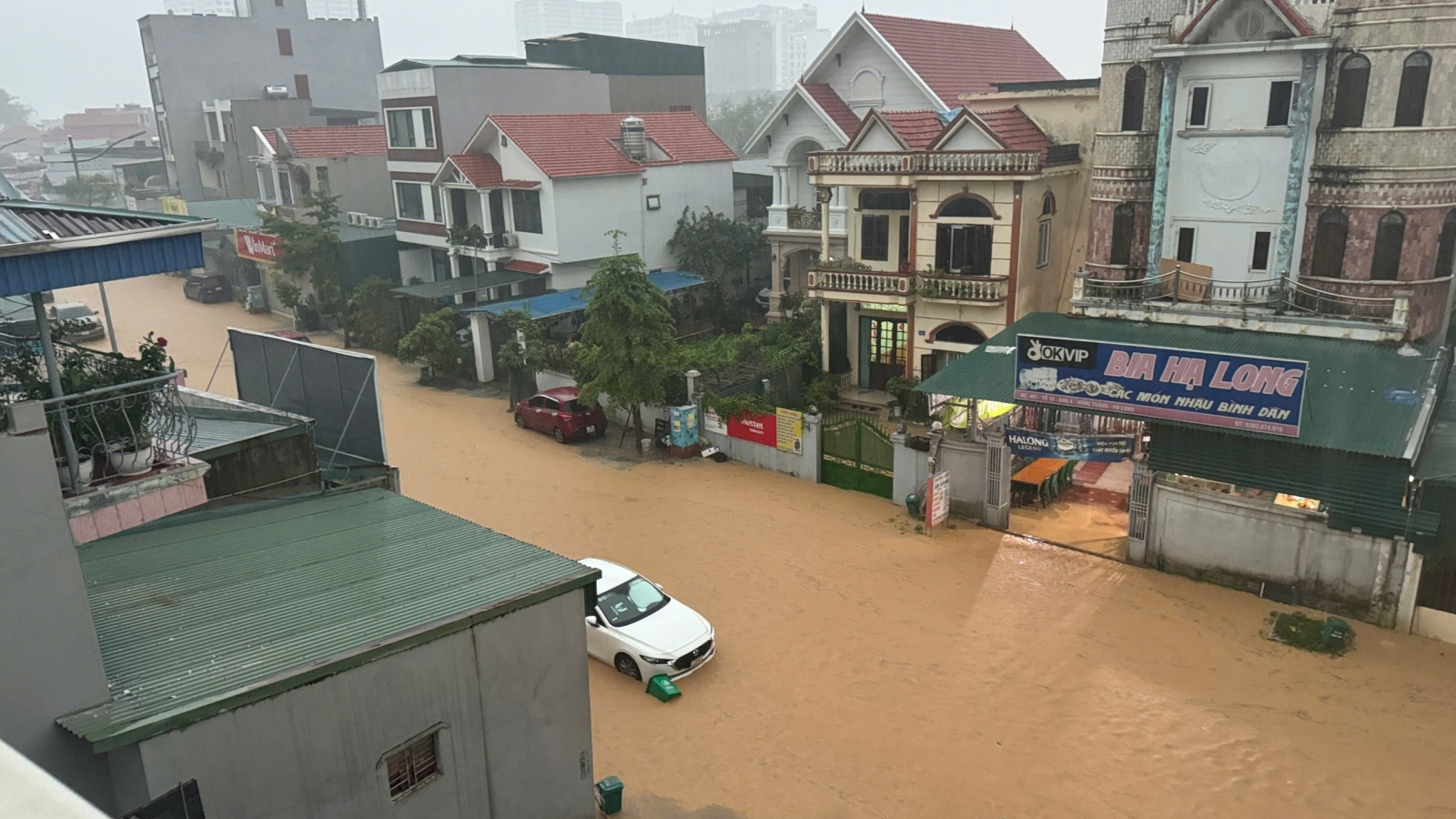 “Phố hóa sông” mùa mưa: Quảng Ninh chốt hạn xử lý dứt điểm 131 điểm ngập