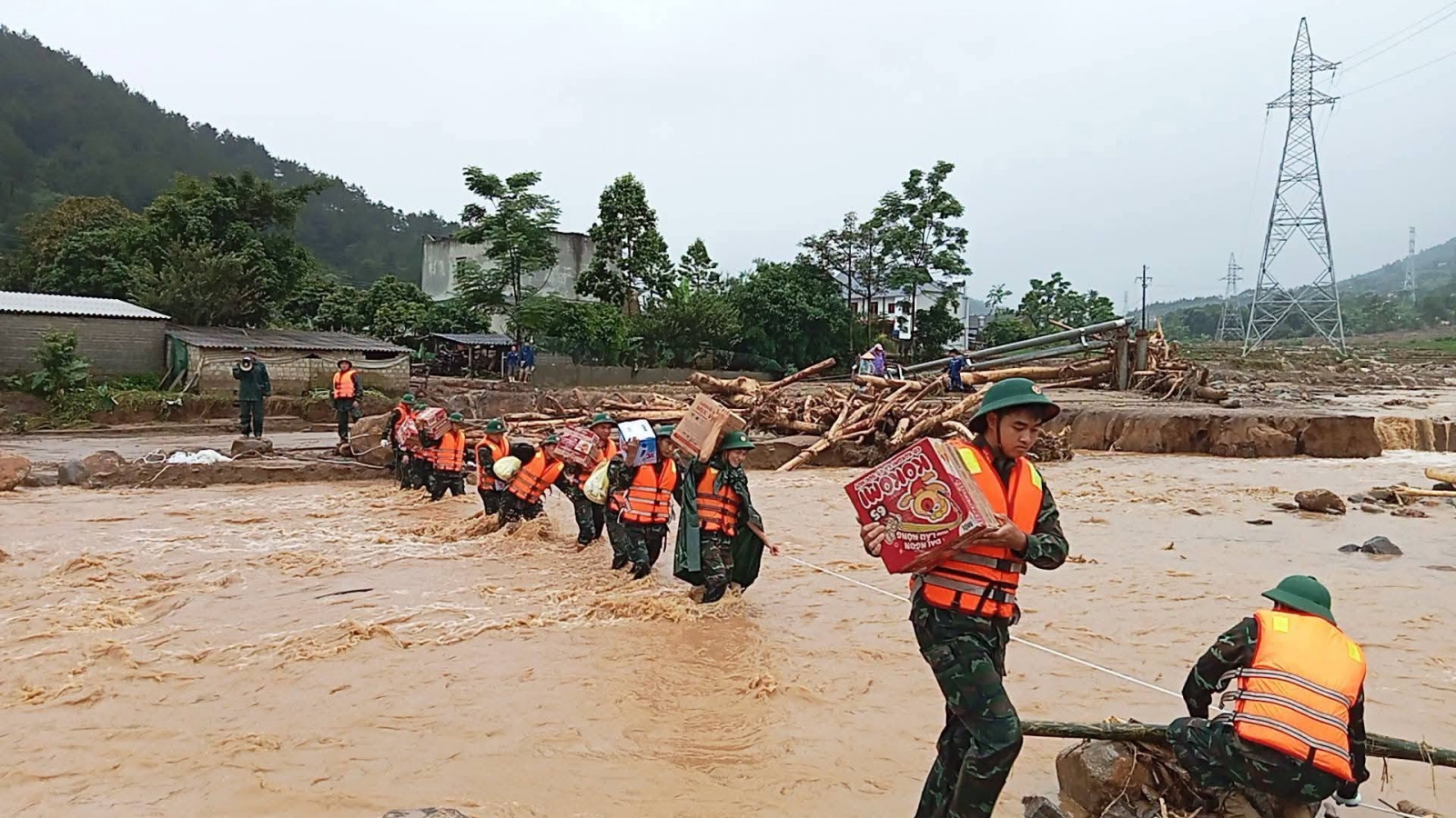 Mường Than tan hoang sau cơn lũ dữ