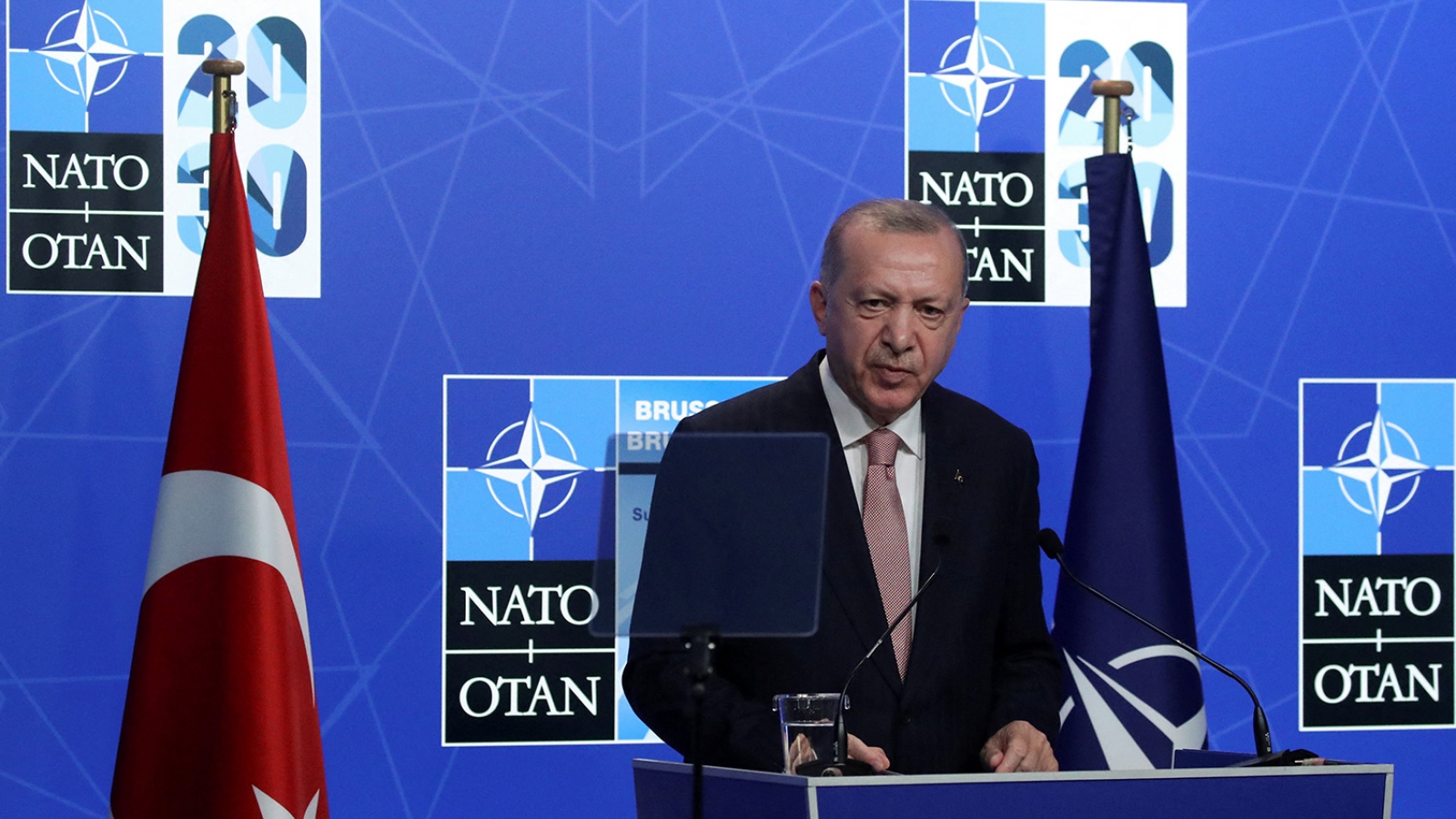 Hàng loạt phép thử đồng minh trước thềm Hội nghị thượng đỉnh NATO