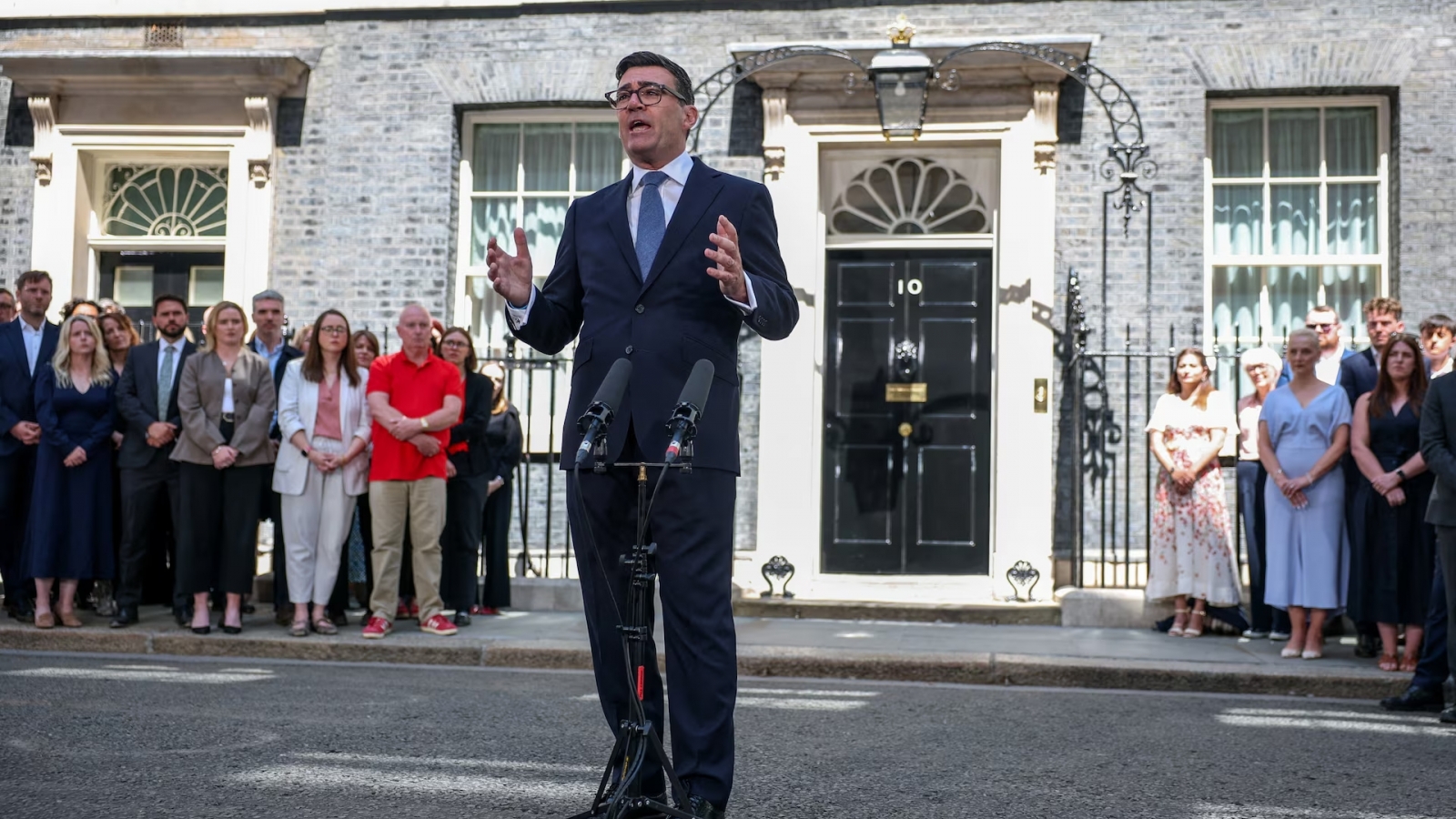 Tân Thủ tướng Anh Andy Burnham hứa hẹn "kế hoạch 10 năm" để vực dậy đất nước