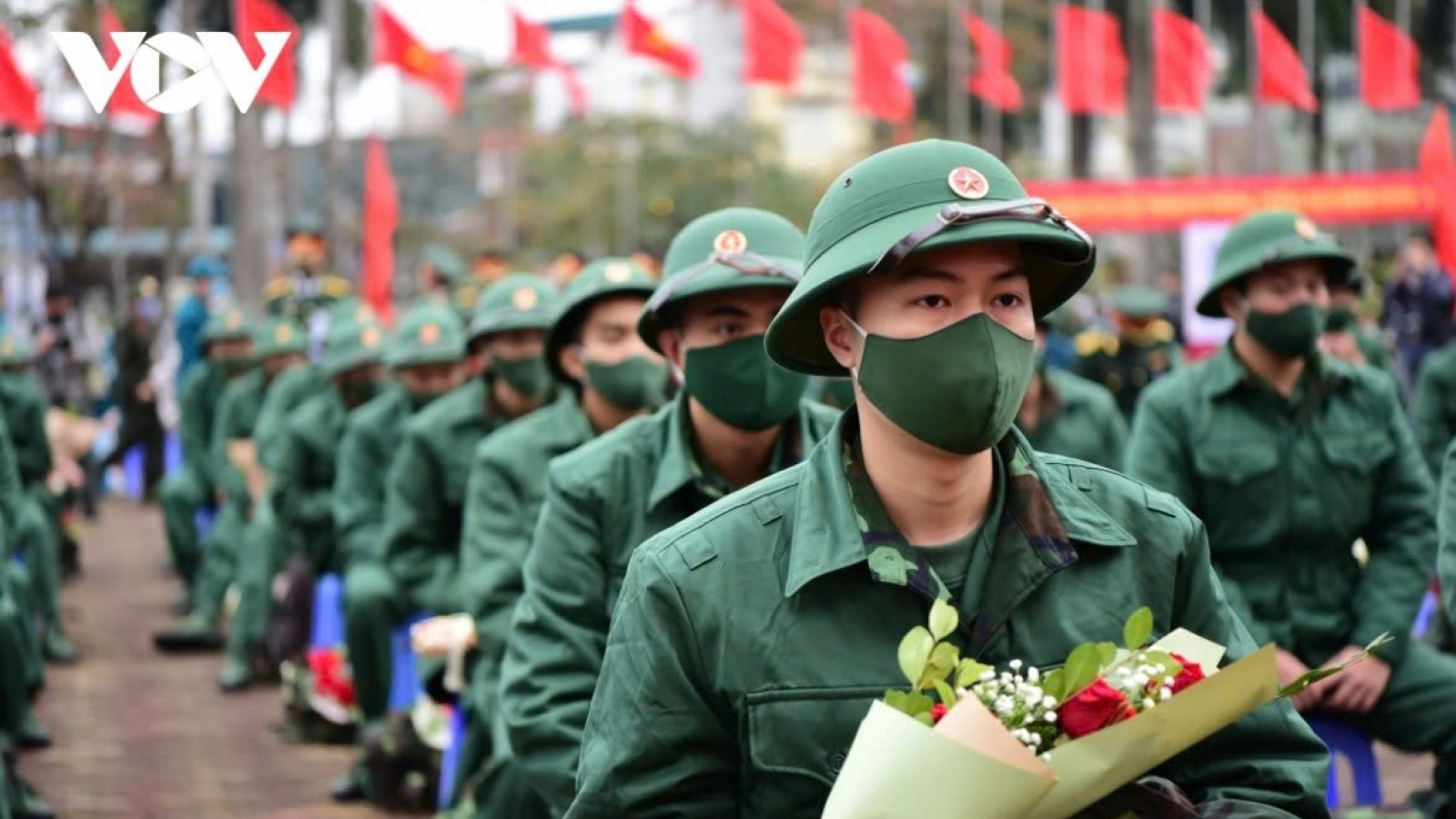Có hình xăm, cận thị bao nhiêu thì không được gọi nhập ngũ?