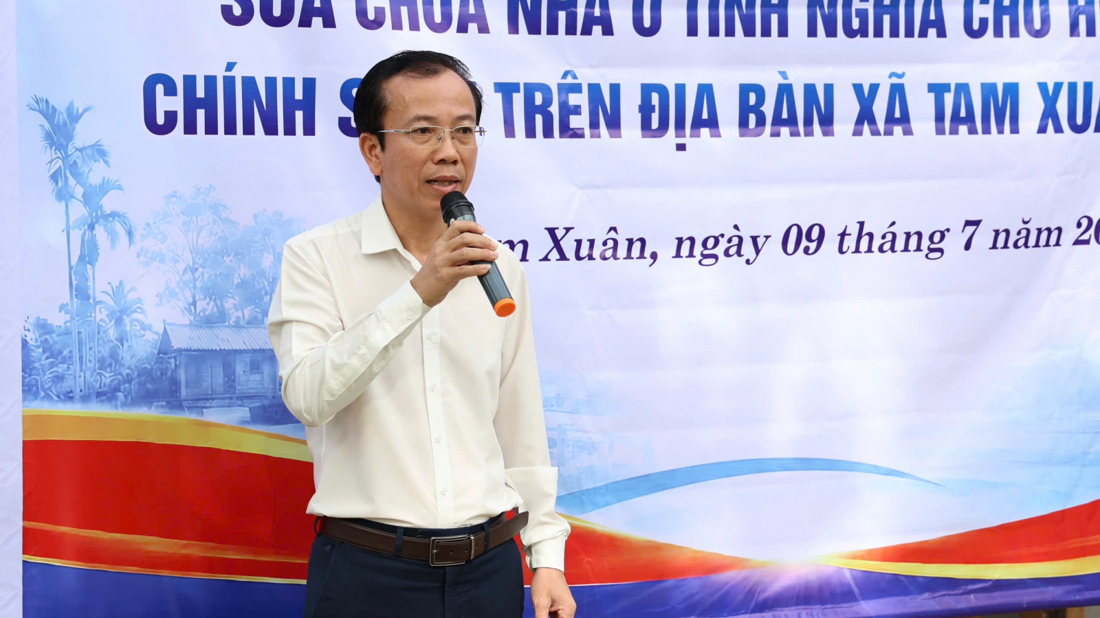EVNCPC phối hợp sửa chữa nhà giúp gia đình thân nhân liệt sĩ tại TP Đà Nẵng