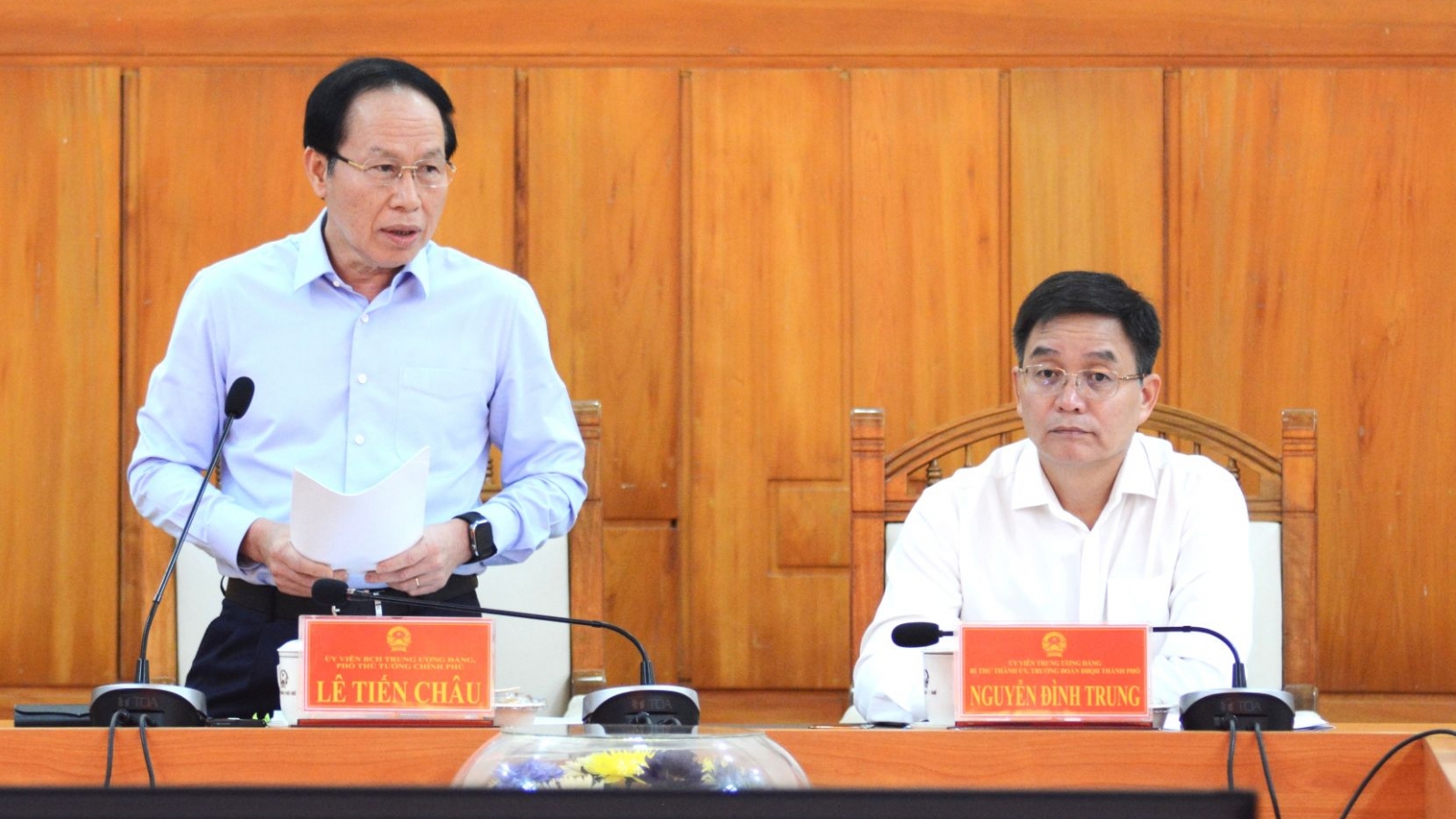 Phó Thủ tướng Lê Tiến Châu làm việc với Huế về tăng trưởng kinh tế