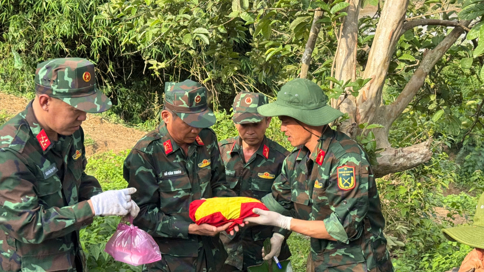 Đắk Lắk quy tập 2 hài cốt liệt sĩ, một trường hợp xác định được danh tính