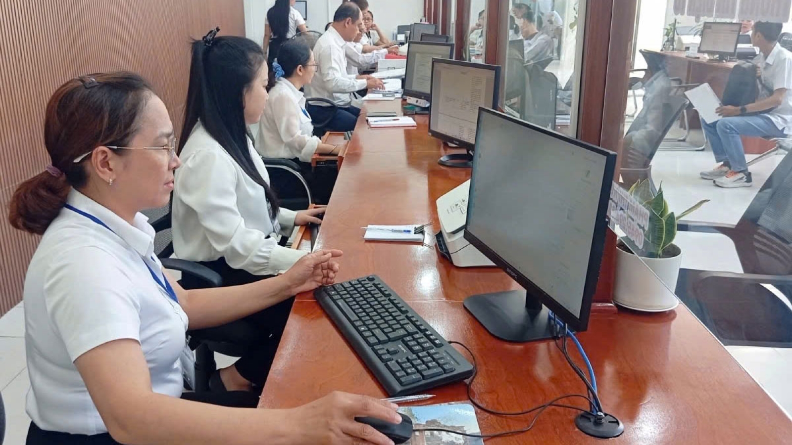 Tinh gọn bộ máy: Từ "giảm đầu mối" đến "tăng năng lực vận hành"