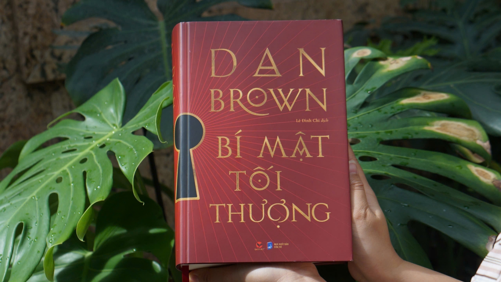 “Bí mật tối thượng” của Dan Brown bán được 10.000 bản trong tuần đầu phát hành