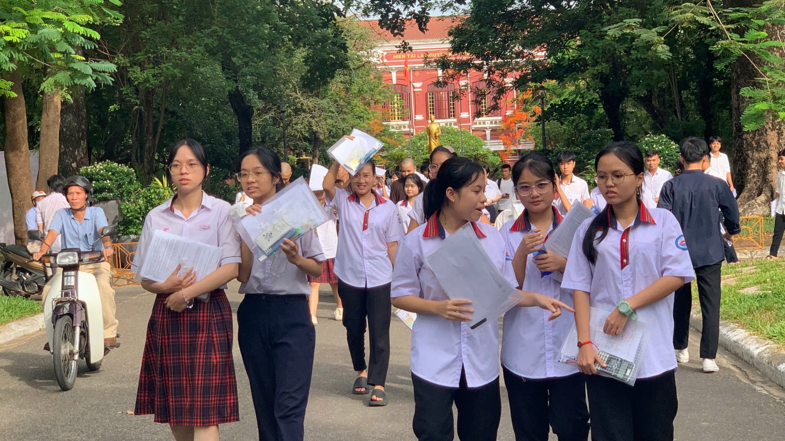 Học sinh Huế được mượn sách giáo khoa miễn phí