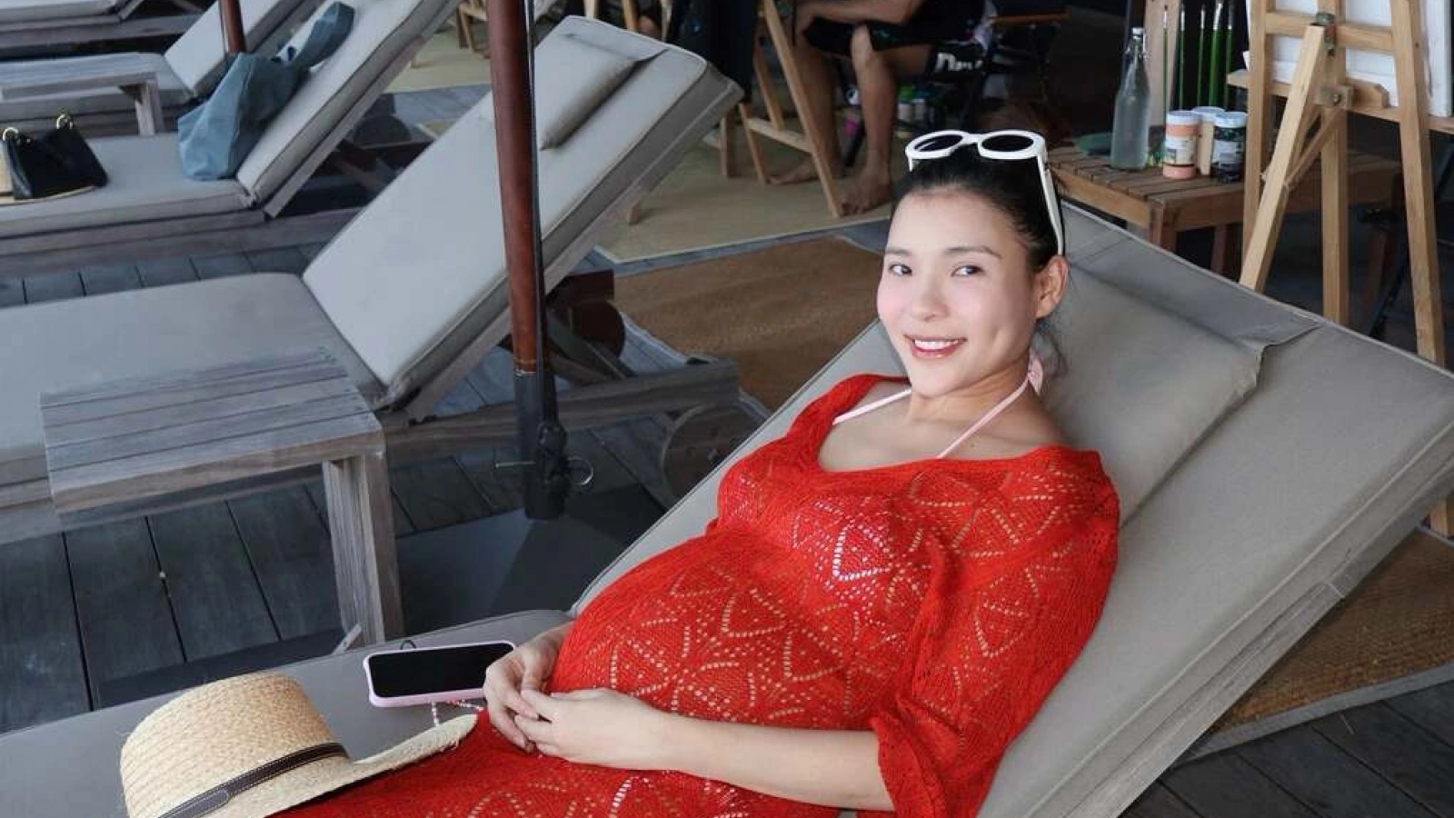 Sao Việt 7-7: Thúy Diễm tăng 11 kg, nghén nặng ở tháng thứ bảy thai kỳ