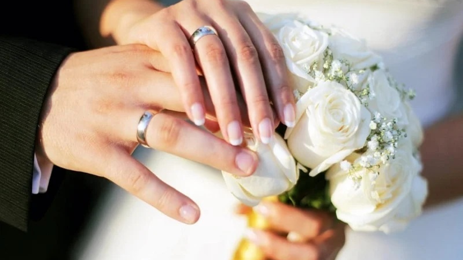 Sau ly hôn vợ, tôi phải lòng bà thím bên vợ đã bỏ chồng