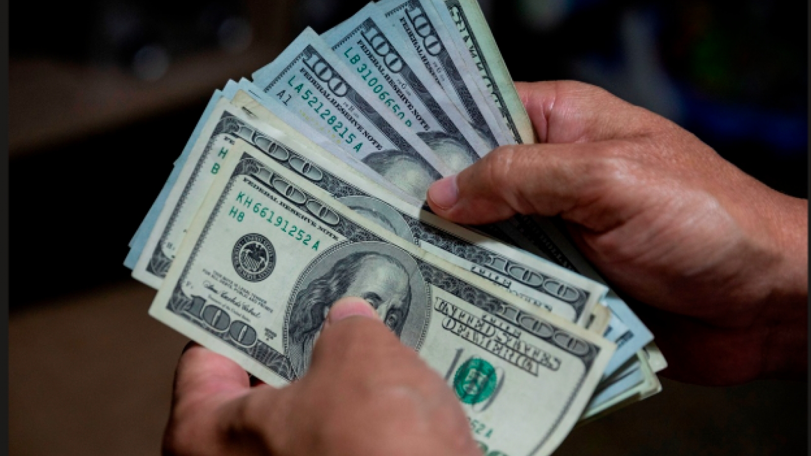 Tỷ giá USD hôm nay 24/7: Giá USD bán ra nâng lên mức 26.547 đồng/USD