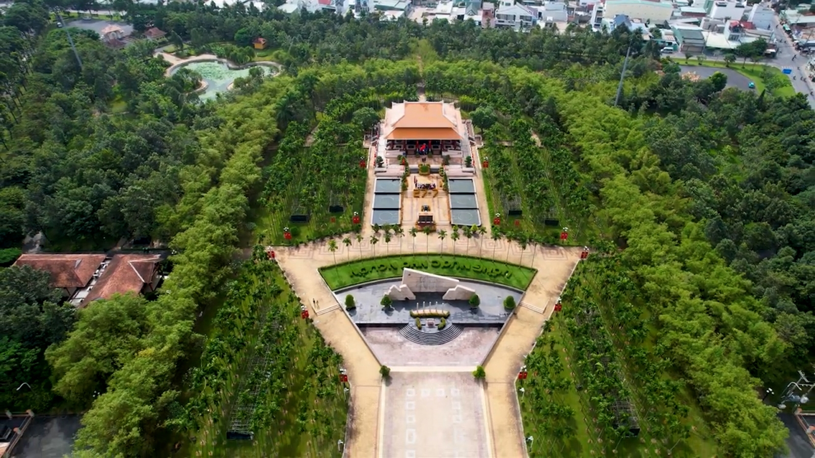 Những nén hương nối dài ký ức tại Ngã Ba Giồng
