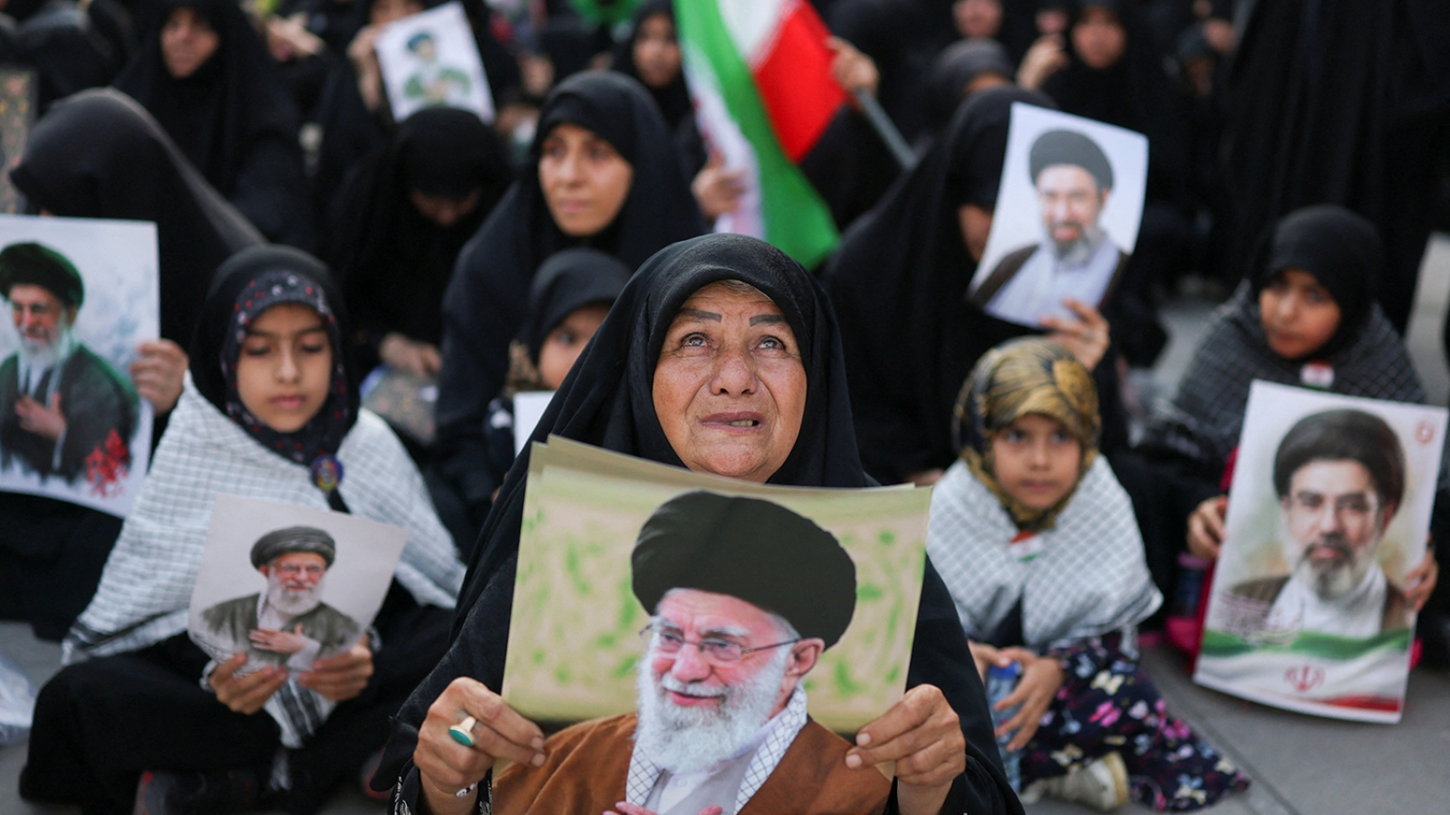Thông điệp của Iran khi tổ chức lễ tang quy mô lớn cho cố lãnh tụ Ali Khamenei