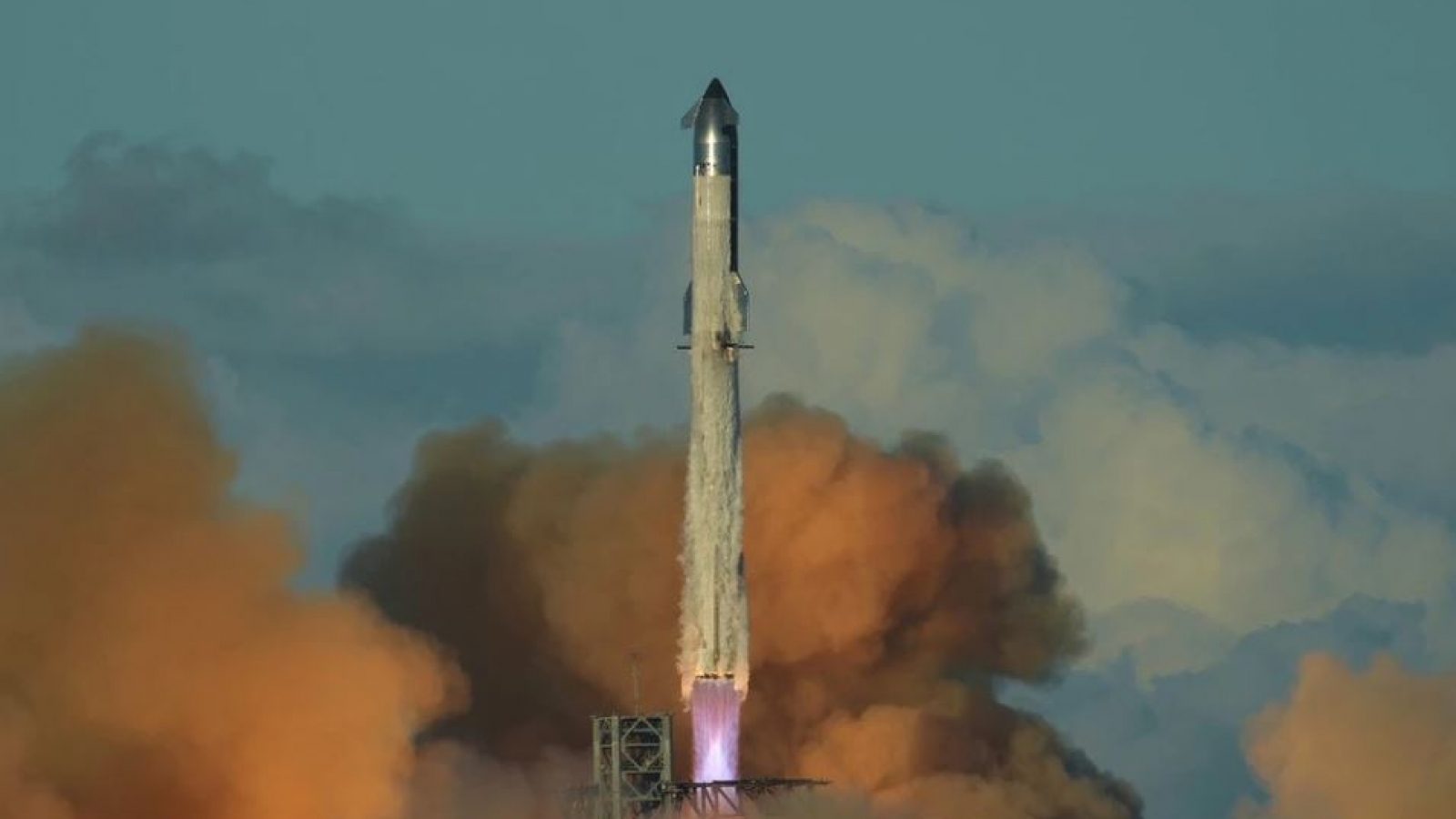 Spacex phóng thành công tên lửa Starship trong chuyến bay thử nghiệm thứ 13