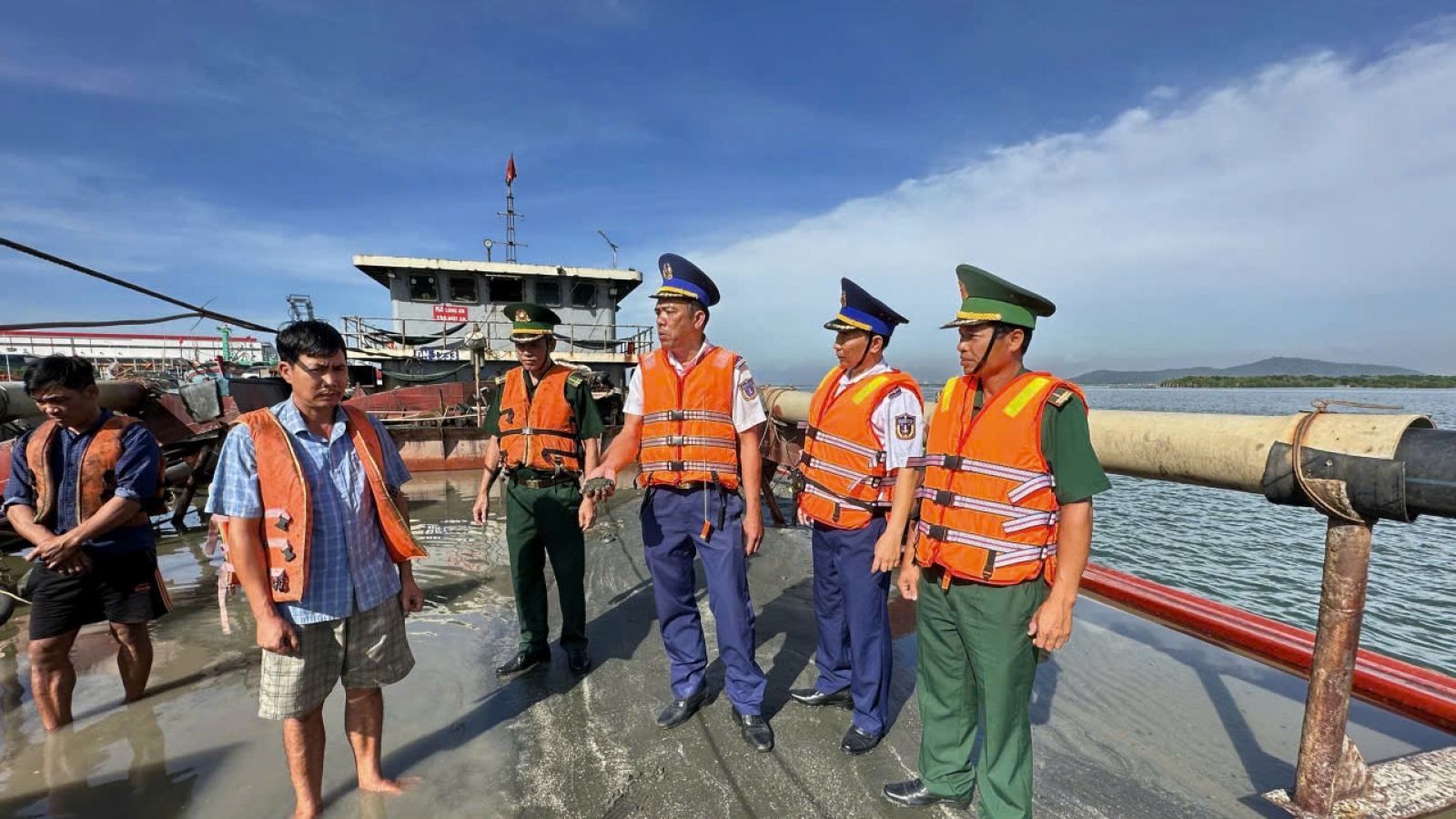 Biên phòng phát hiện, bắt giữ và xử lý 91 vụ vi phạm pháp luật tại các cảng TP.HCM