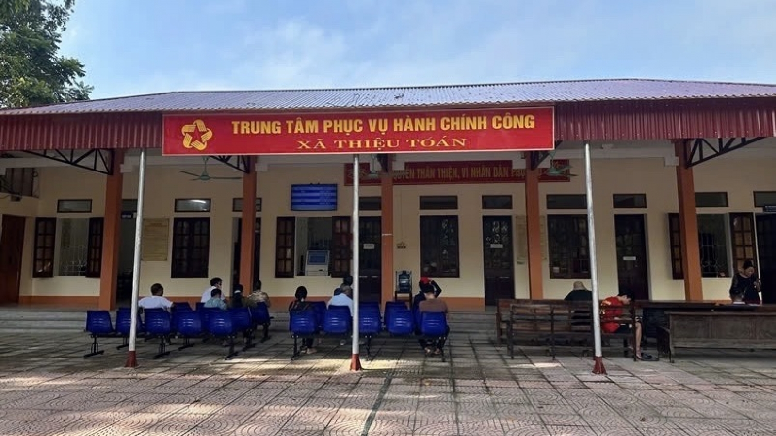 Khởi tố, bắt tạm giam chủ tịch xã vì liên quan đường dây cá độ World Cup