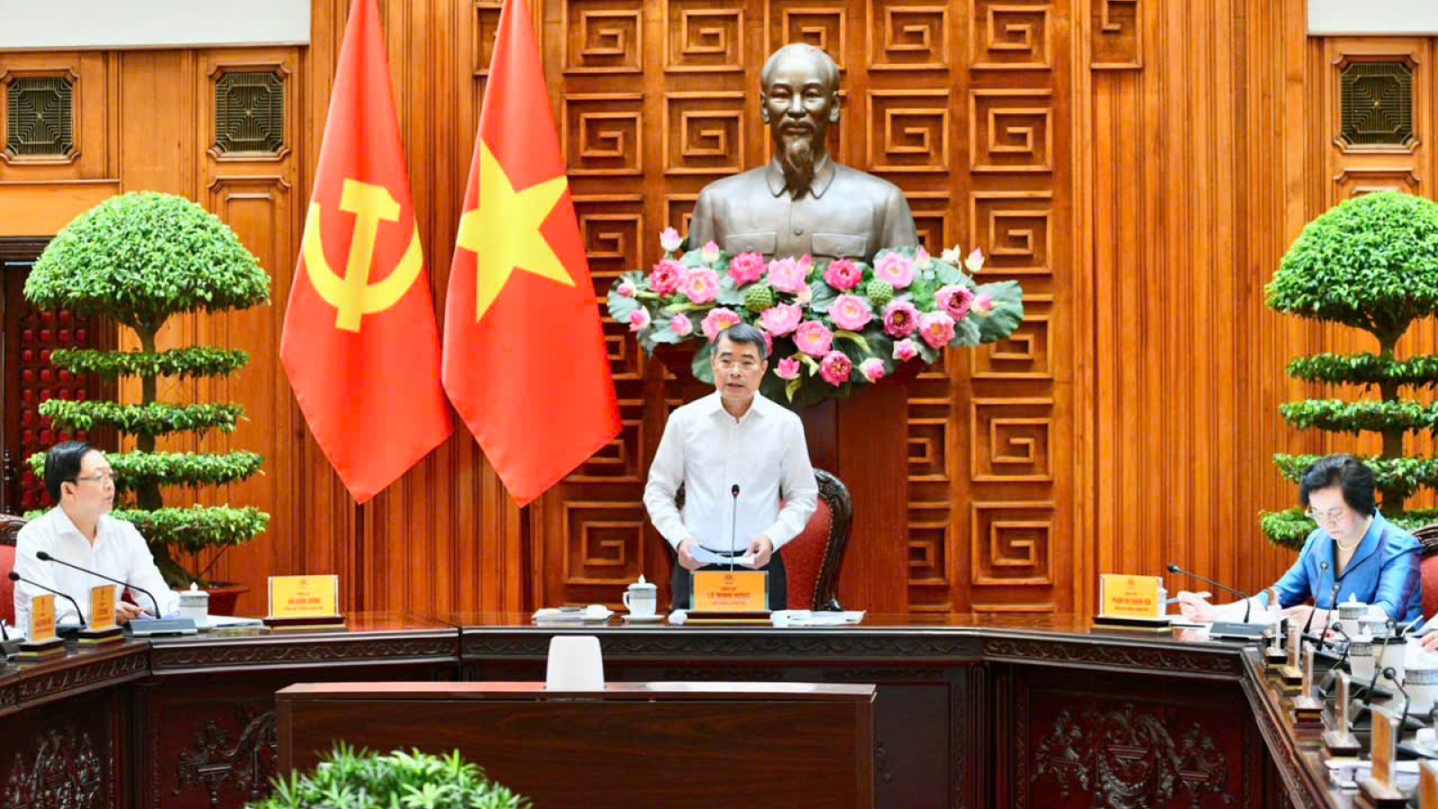 Thủ tướng: Phải có đột phá giải ngân vốn Chương trình mục tiêu quốc gia