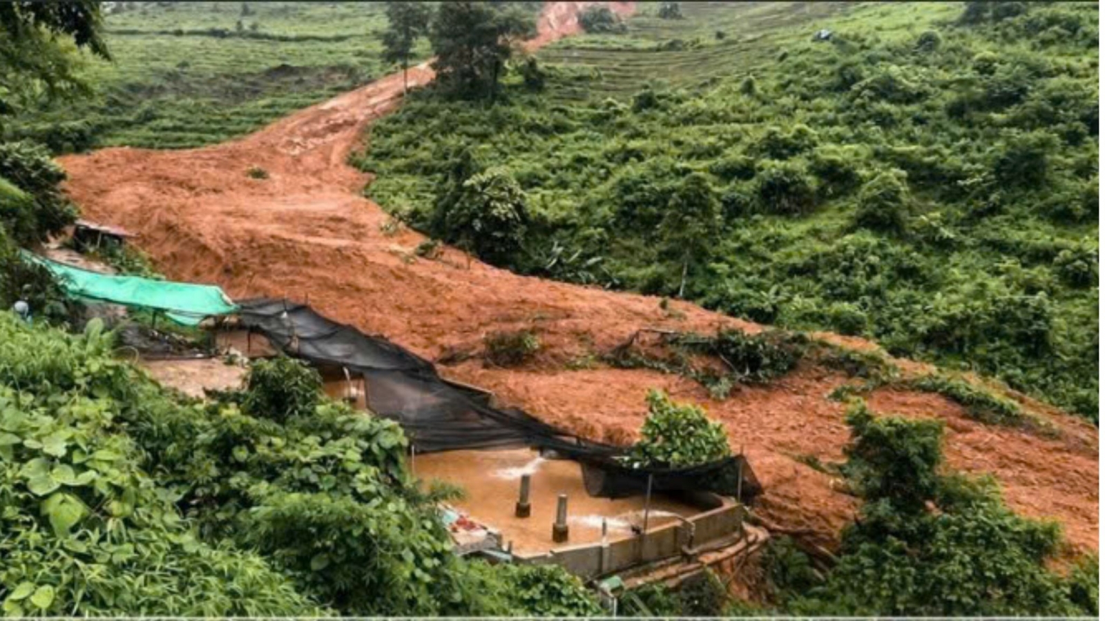 Mưa lớn gây ngập lụt diện rộng, Lào Cai khẩn trương sơ tán 18 hộ dân trong đêm