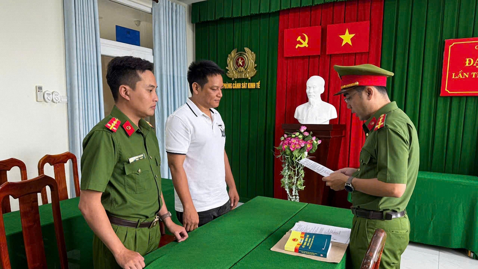 Vĩnh Long: Bắt giữ và khởi tố vụ án lô hàng 1.500 sản phẩm giả mạo
