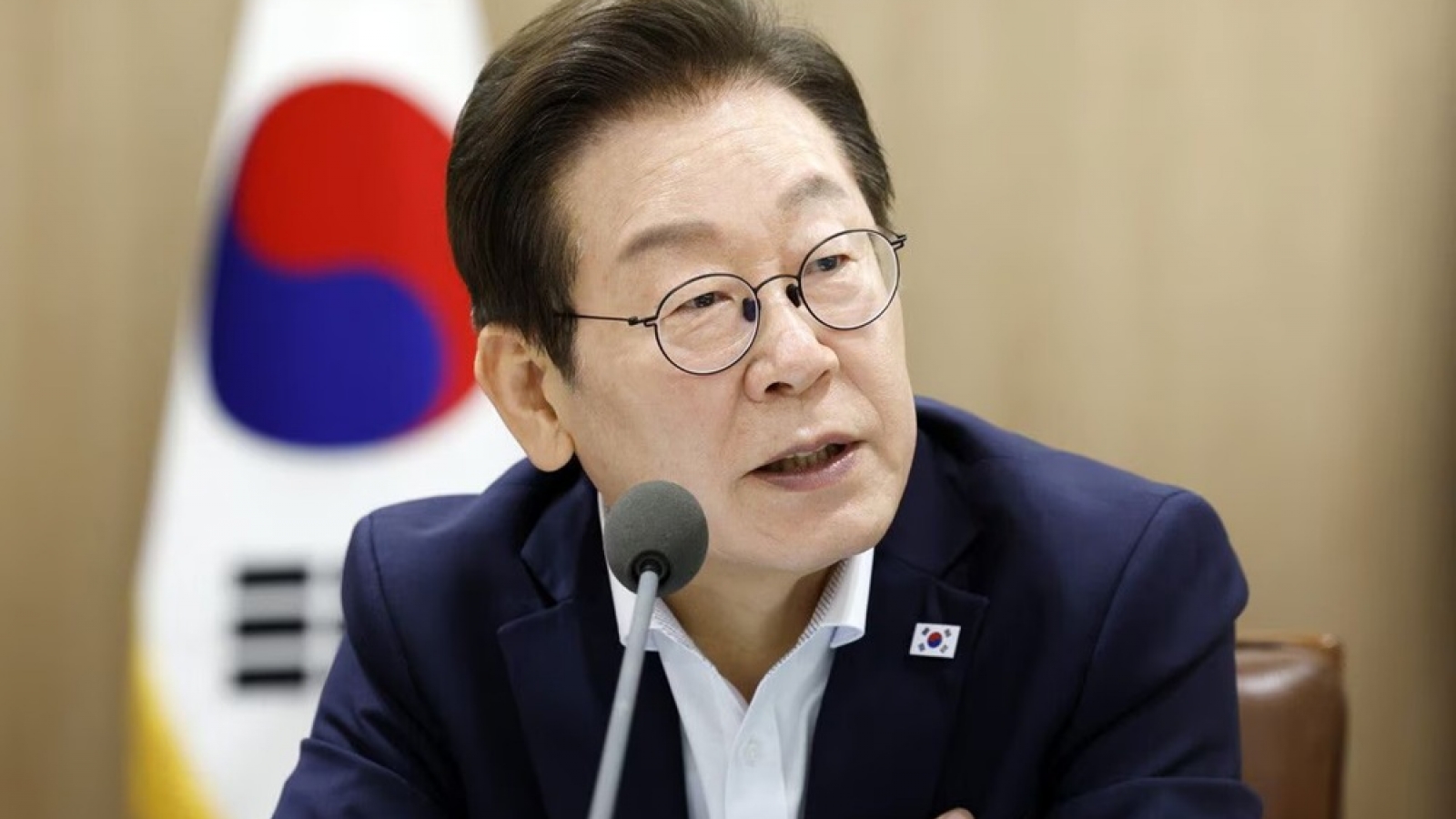 Tổng thống Hàn Quốc Lee Jae Myung lại mất điểm trước cử tri