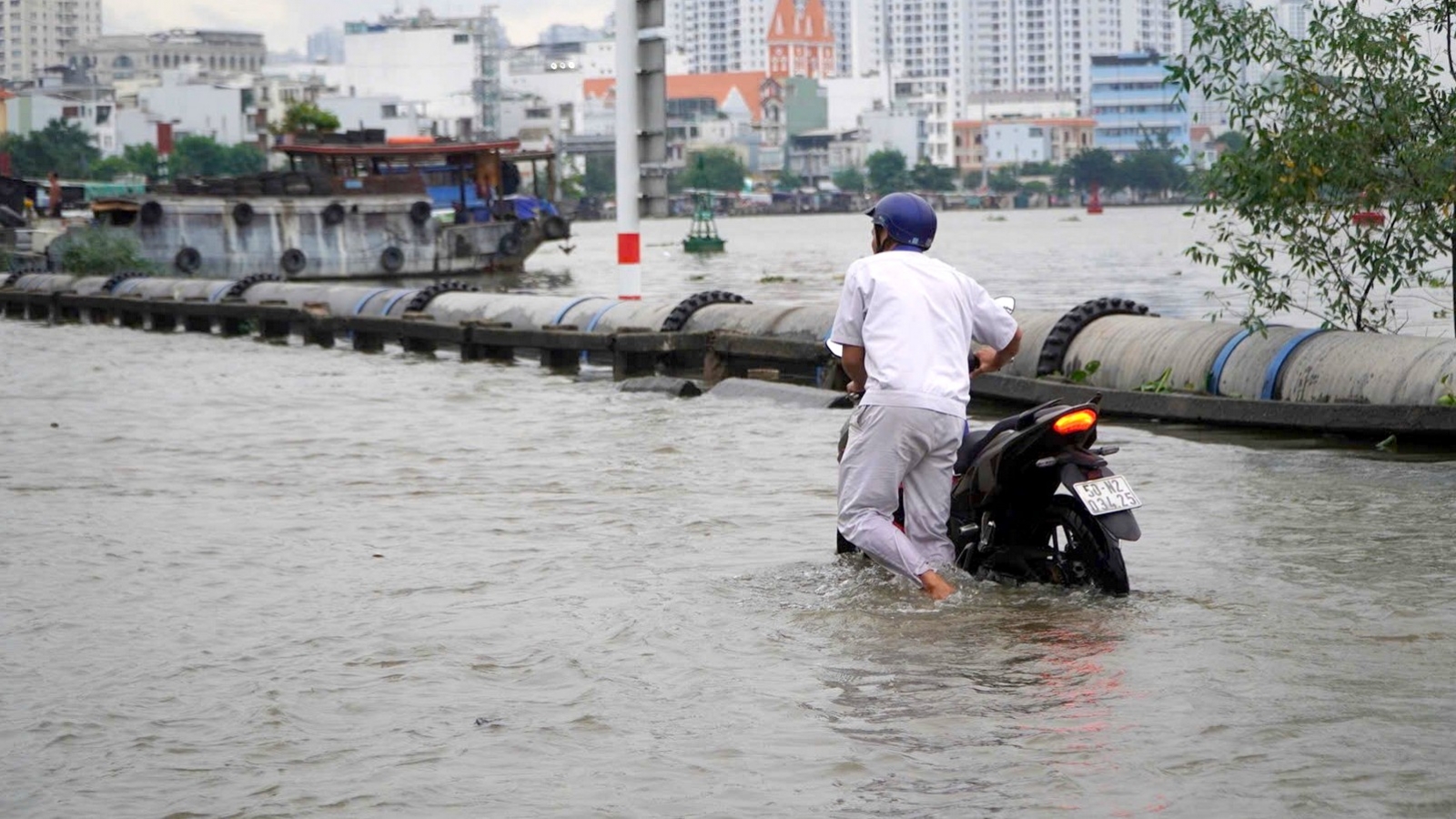 TP.HCM hỗ trợ 21 phường, xã tu sửa 89 công trình phòng, chống thiên tai