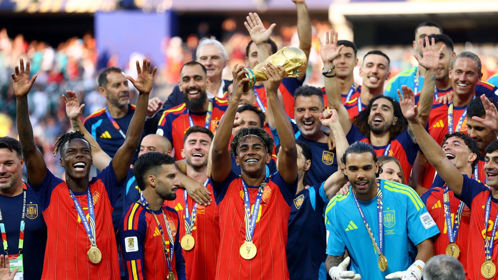 Dàn sao Tây Ban Nha ăn mừng chức vô địch World Cup 2026, Messi ngậm ngùi cay đắng