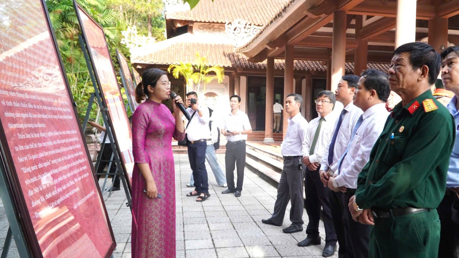 Triển lãm "Ký ức thời hoa lửa" tri ân các Anh hùng liệt sĩ