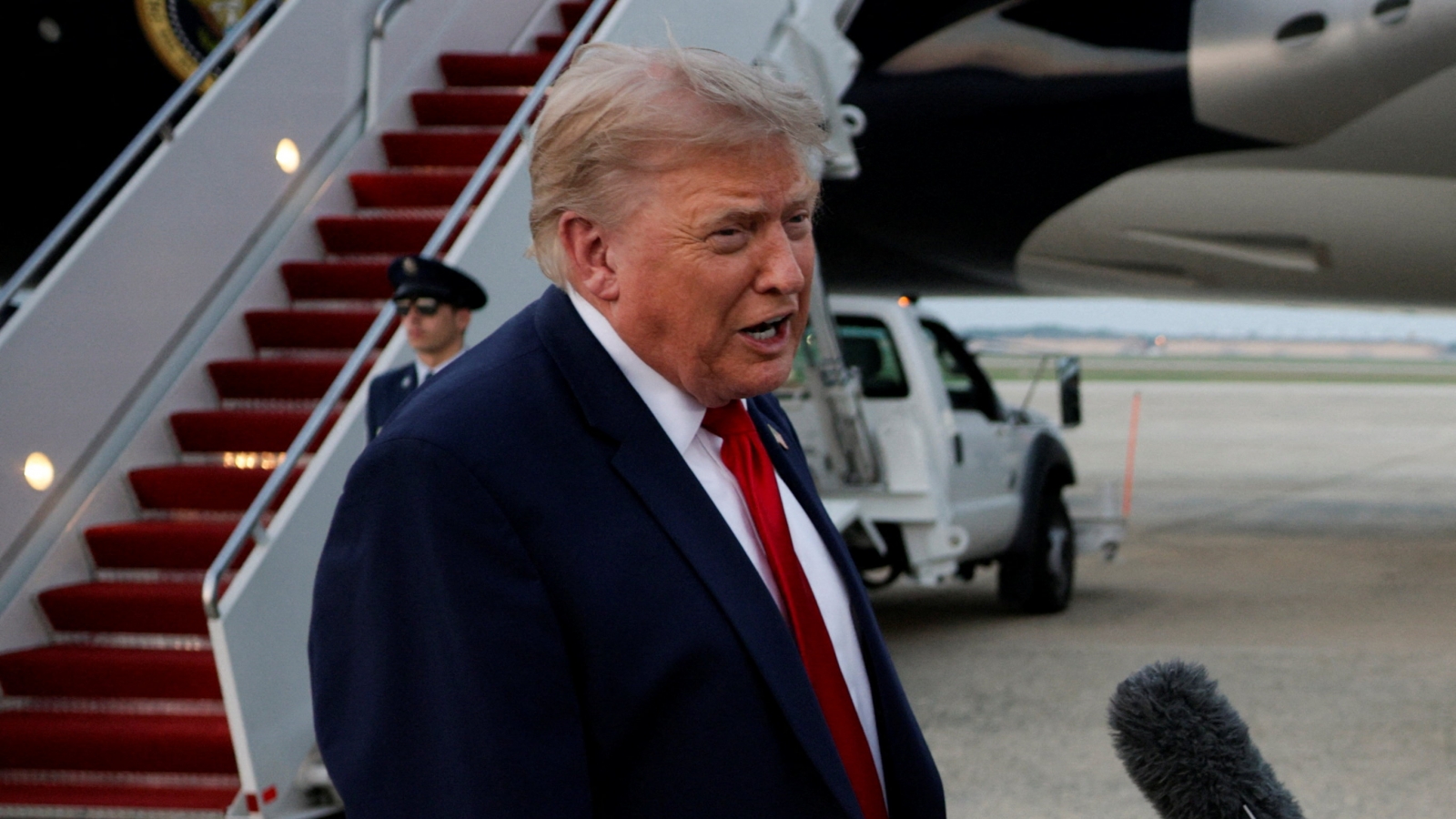 Ông Trump “vô cùng đau buồn” về thương vong của binh sĩ Mỹ tại Trung Đông