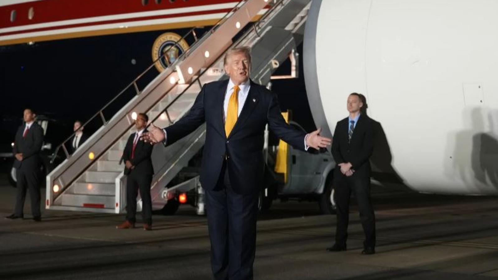 Ông Trump: Iran chủ động đề nghị thỏa thuận sau các đòn tấn công của Mỹ