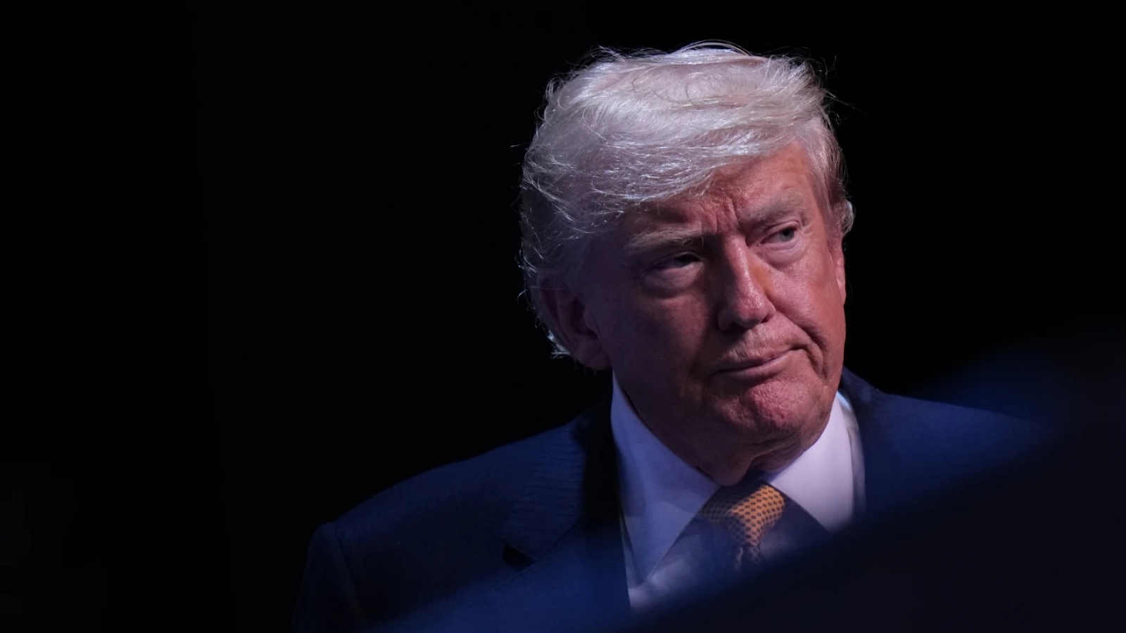Đòn gây sức ép của ông Trump với Iran có là “con dao hai lưỡi”?