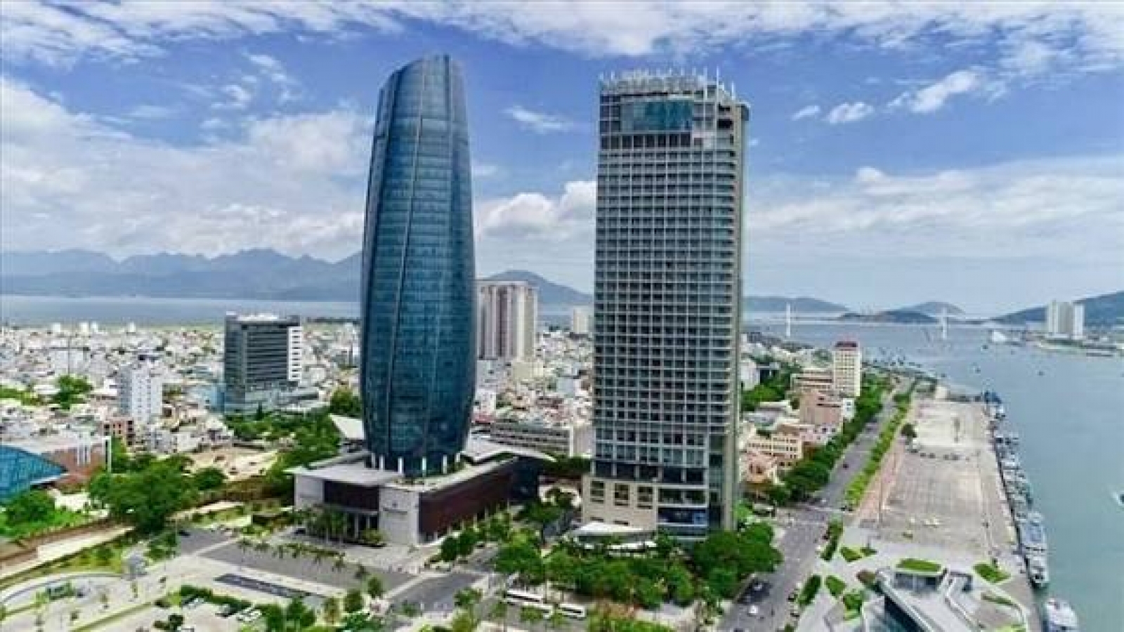 Ban hành Quy chế hoạt động của Trung tâm tài chính quốc tế tại Việt Nam
