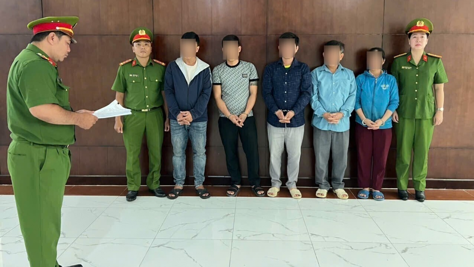 Triệt phá đường dây xuất bột ngọt, hạt nêm, bột giặt giả quy mô lớn