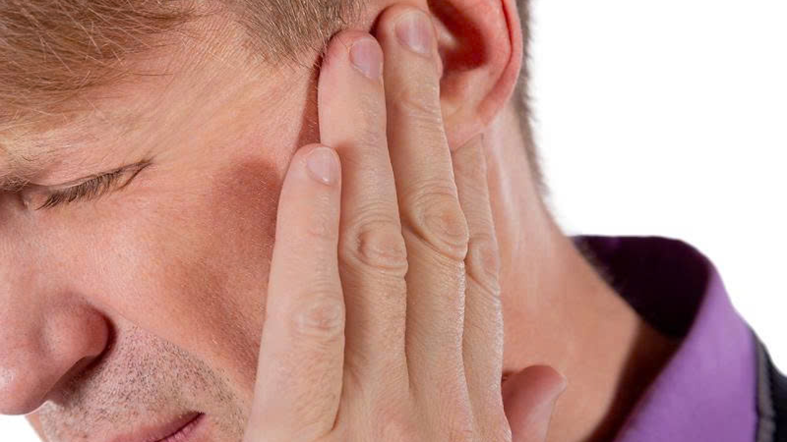 Bỗng dưng bị ù tai một bên, đừng chủ quan: Đây là cách xử lý bạn nên biết