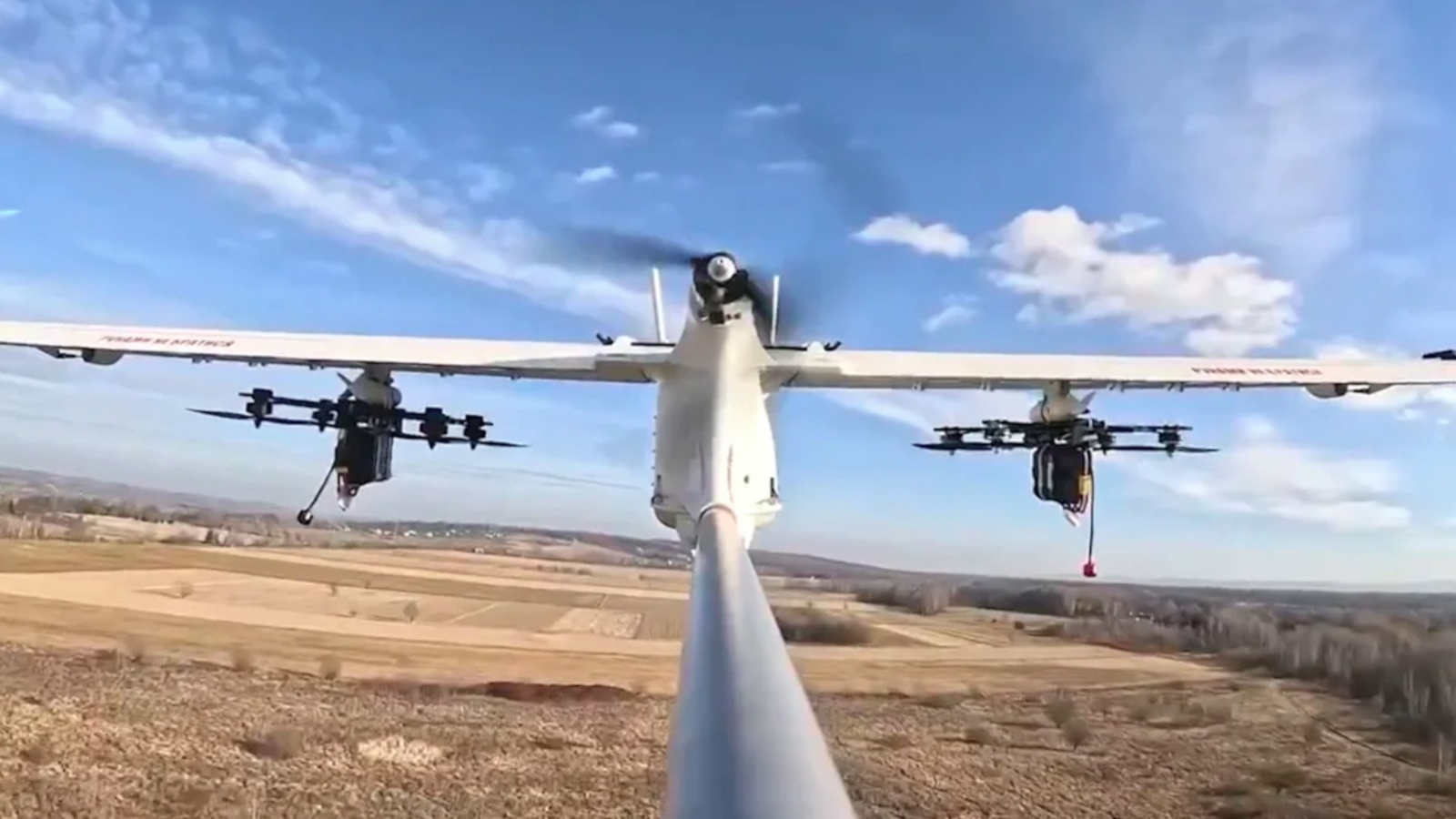Ukraine triển khai chiến thuật “tàu mẹ” UAV nhằm khiến đối phương khó trở tay