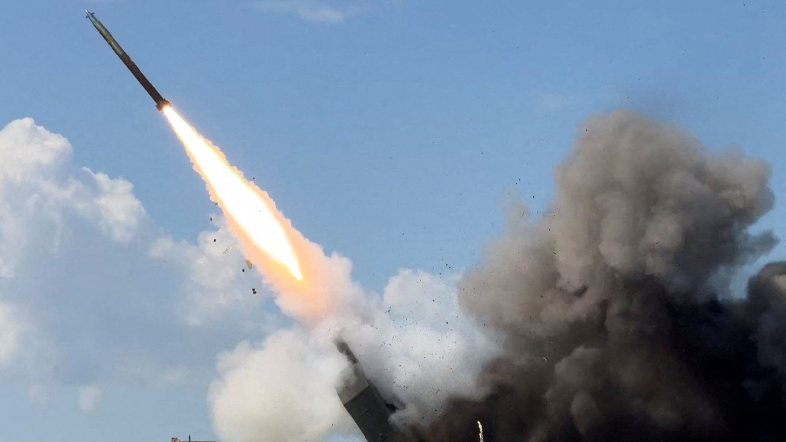 Nóng thế giới ngày 21/7: Nga chiếm cao điểm, dồn sức ép vào phòng tuyến Donbass