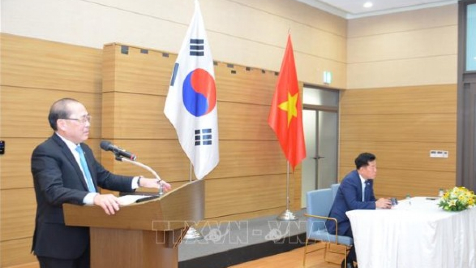 VFF strengthens ties with Vietnamese community in RoK