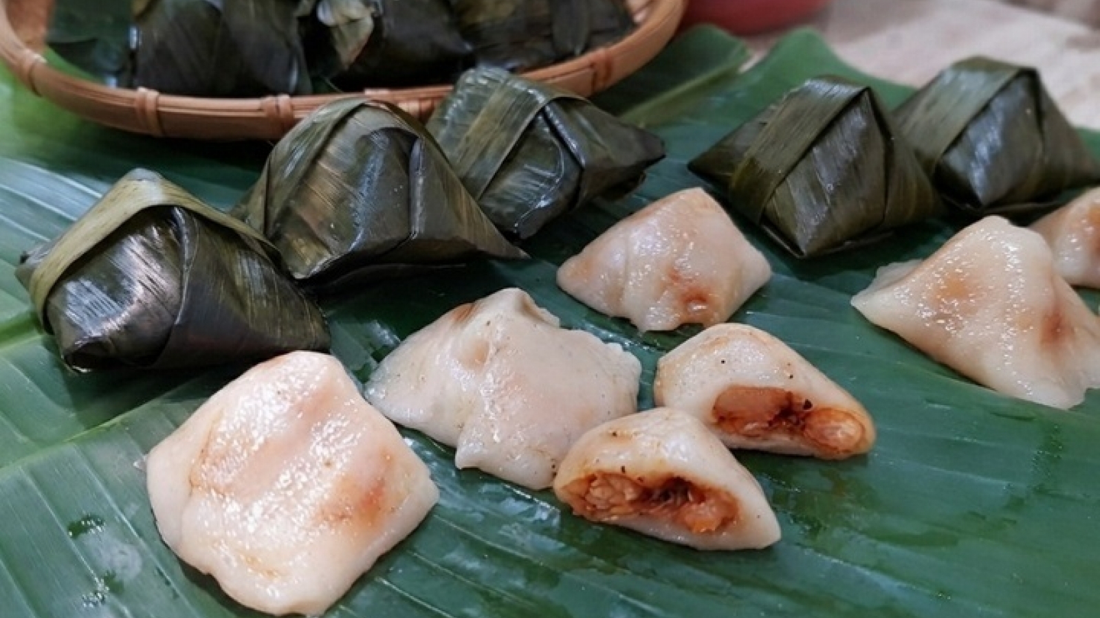 Vì sao gọi là bánh ít?